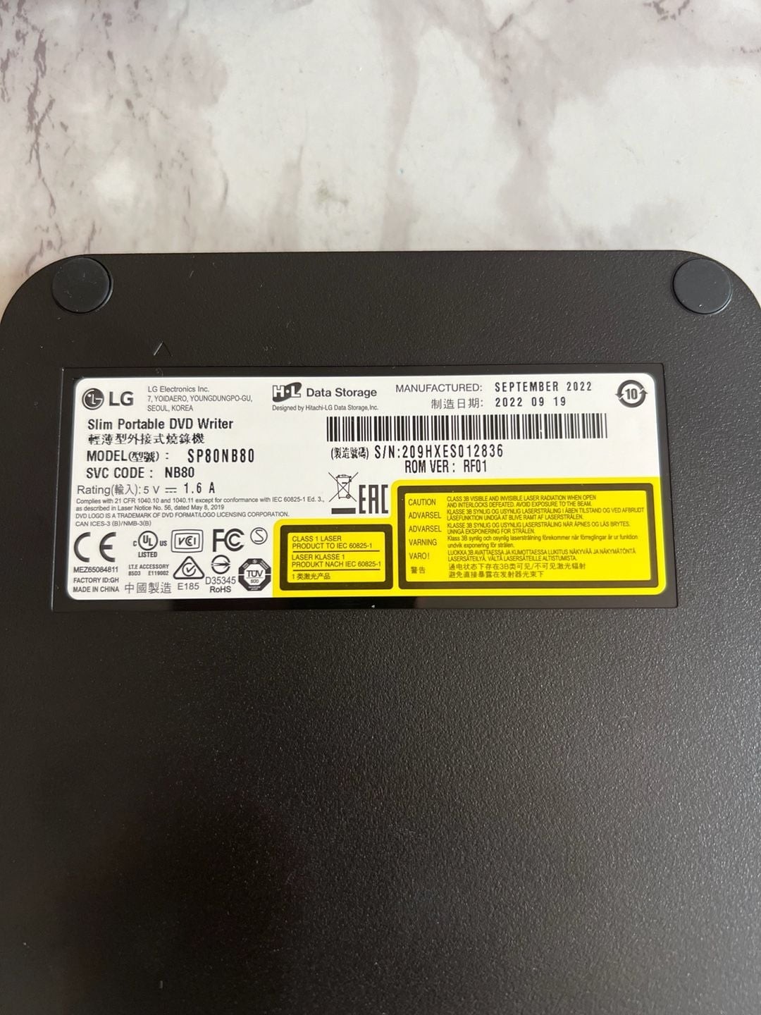 LG Ultra Slim Portable DVD Writer Model SP80NB80