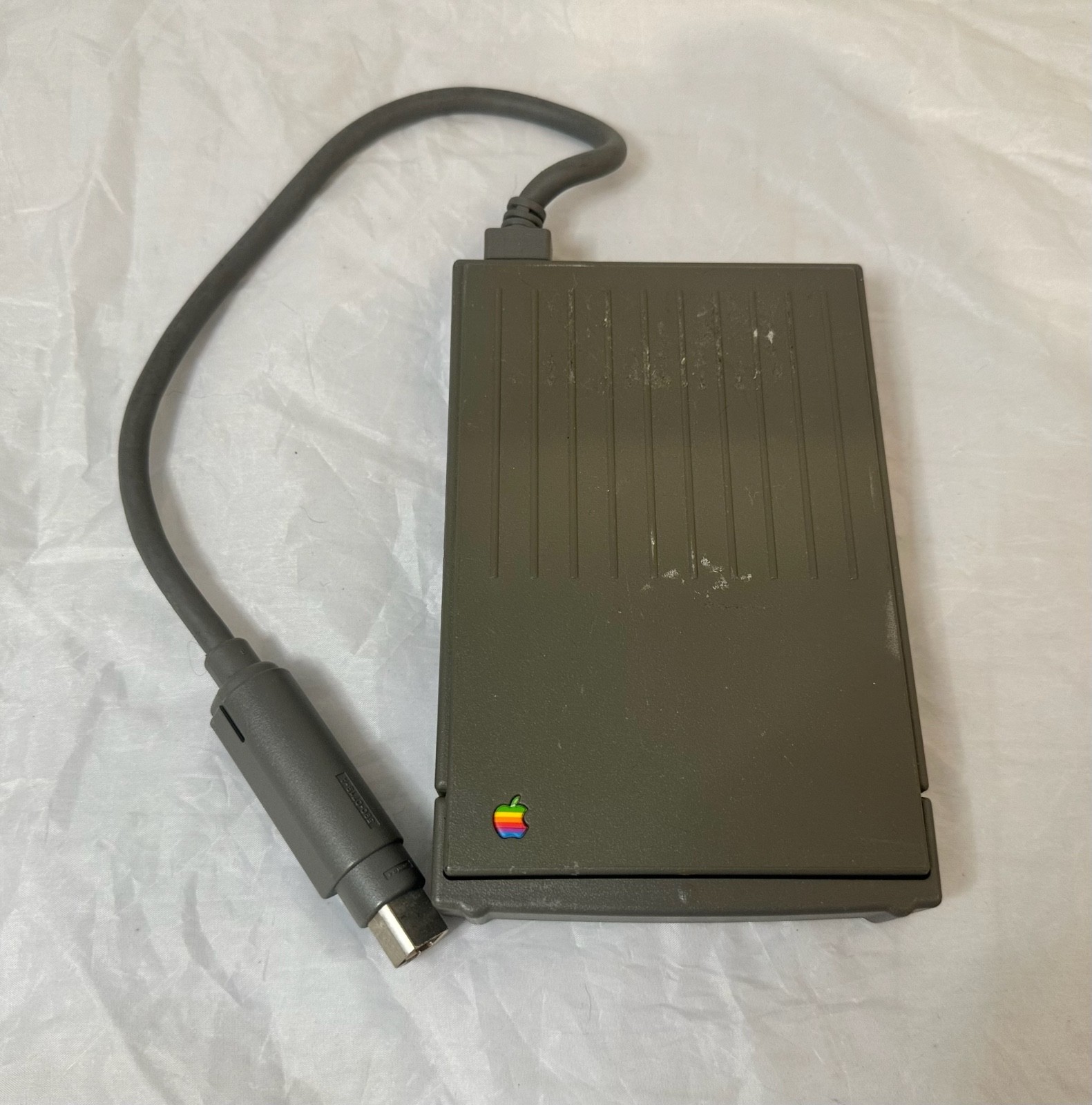 Apple Macintosh HDI-20 External 1.4MB 3.5″ Floppy Disk Drive – Untested