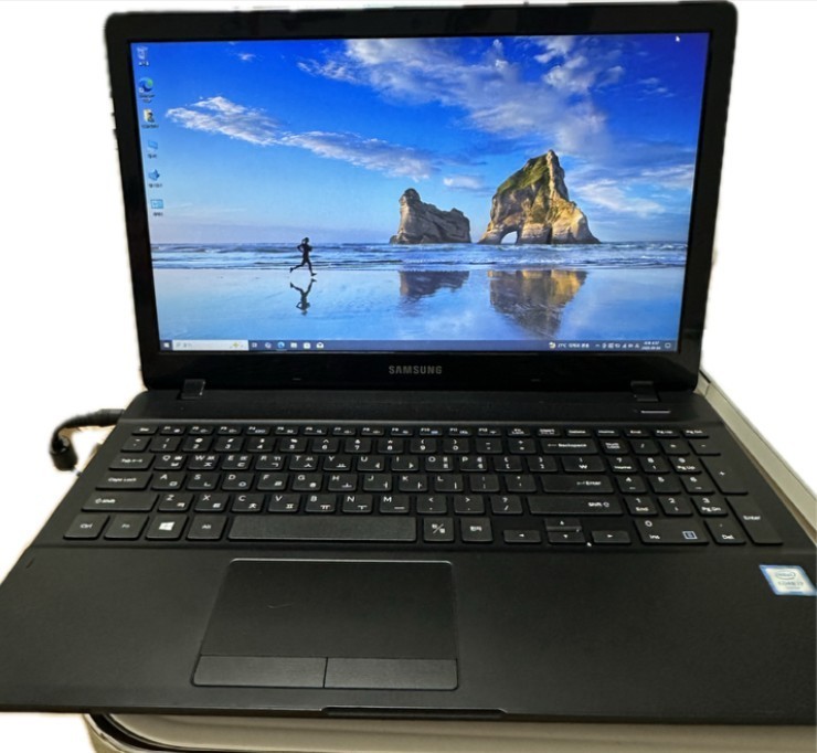 Used Samsung NT371B5L i5-6300HQ / 16GB RAM / 256GB SSD / 15.6″ / Win10 / Black