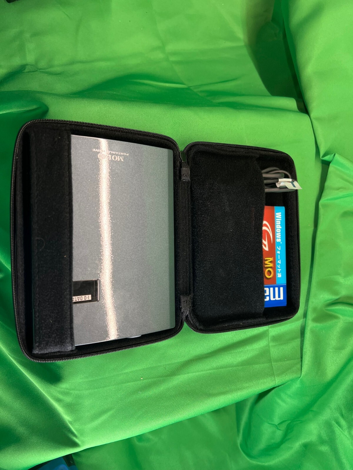 IO-DATA MOP2-U1.3P – 1300U2 MO1300 Pocket Drive 1.3GB MO – USB Powered w/ Case