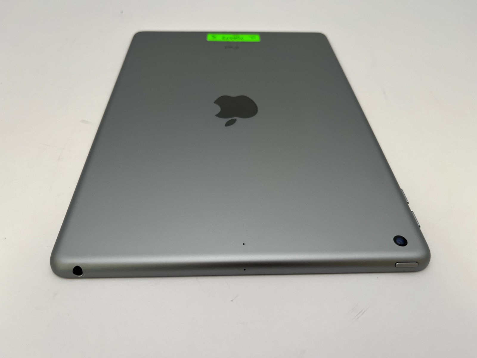 APPLE IPAD 6th GEN WIFI ONLY TABLET 9.7″ -32GB A1893