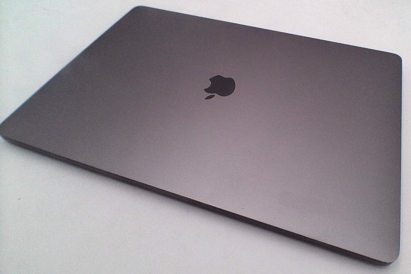 APPLE MACBOOK PRO A2141 16-INCH, 2019, i9-9980HK, 16GB, 1TB, 80% Battery