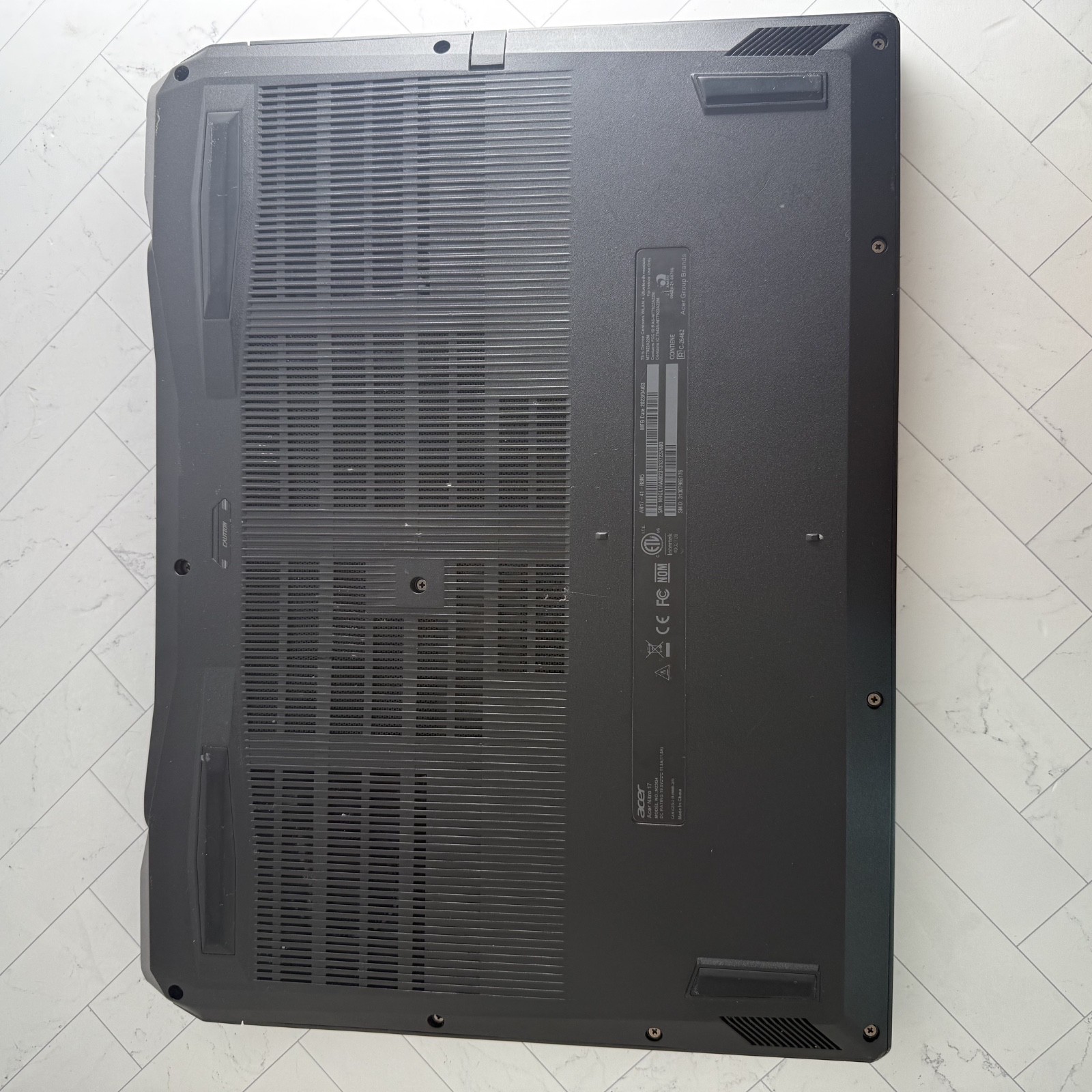 Acer Nitro 17 AN17-41 Ryzen 7 7735HS 3.2GHz 16GB 1TB SSD GeForce RTX 4050 #H962