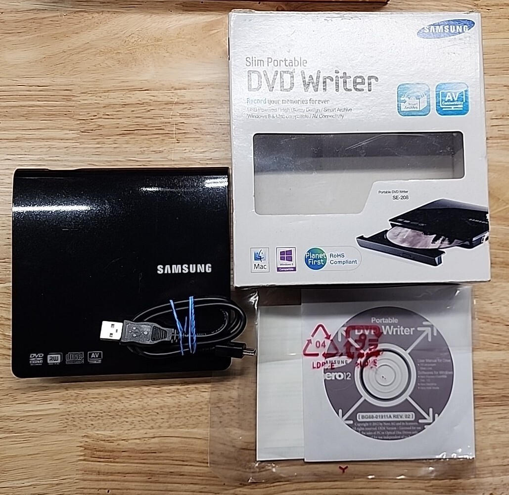 Samsung Portable DVD Writer Model SE-208 USB PC Mac RW Windows macOS