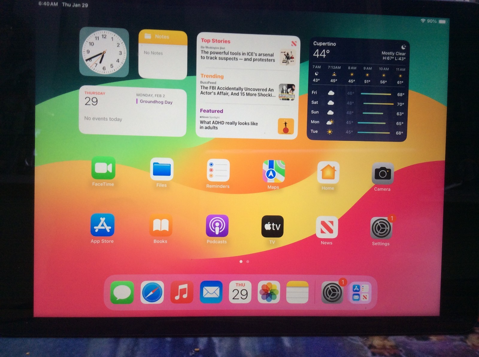 Apple iPad 9th Gen MK2K3LL/A 64GB Wi-Fi black great condition works