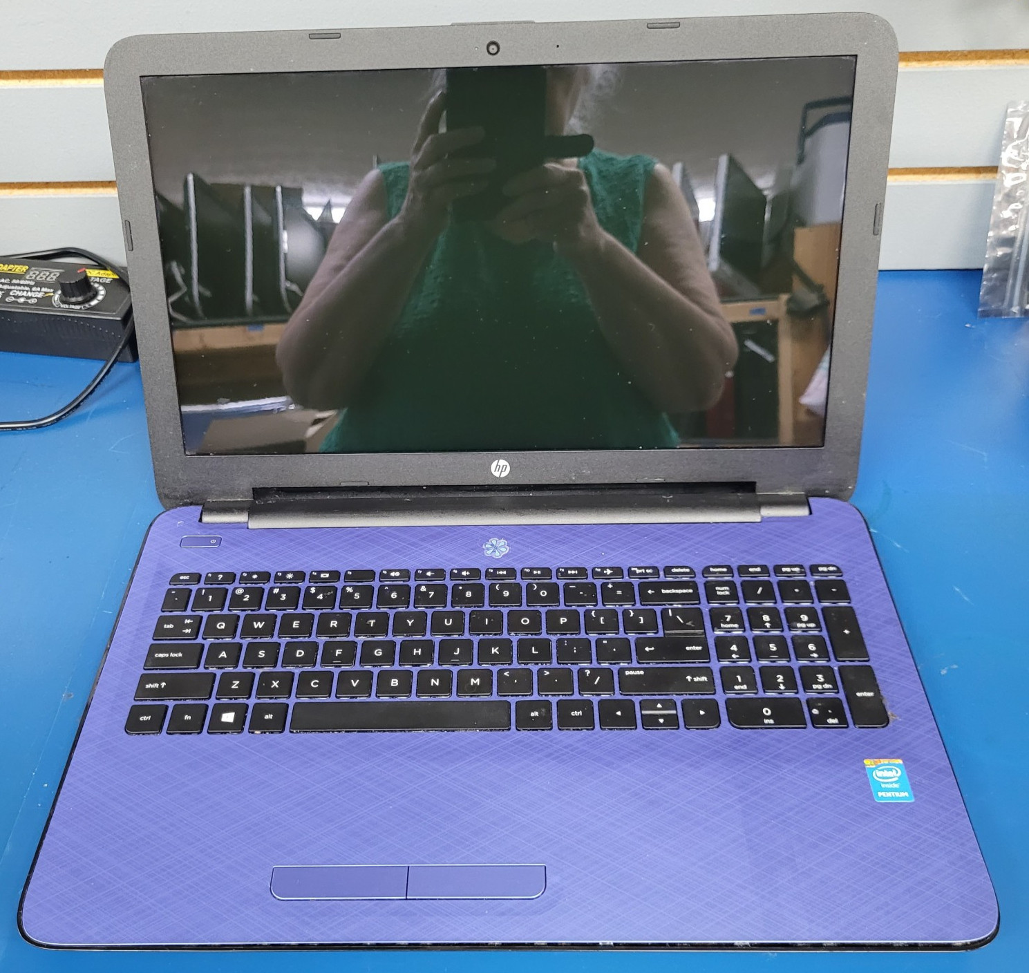 HP 15-ac122ds Does NOT Power on – For Parts