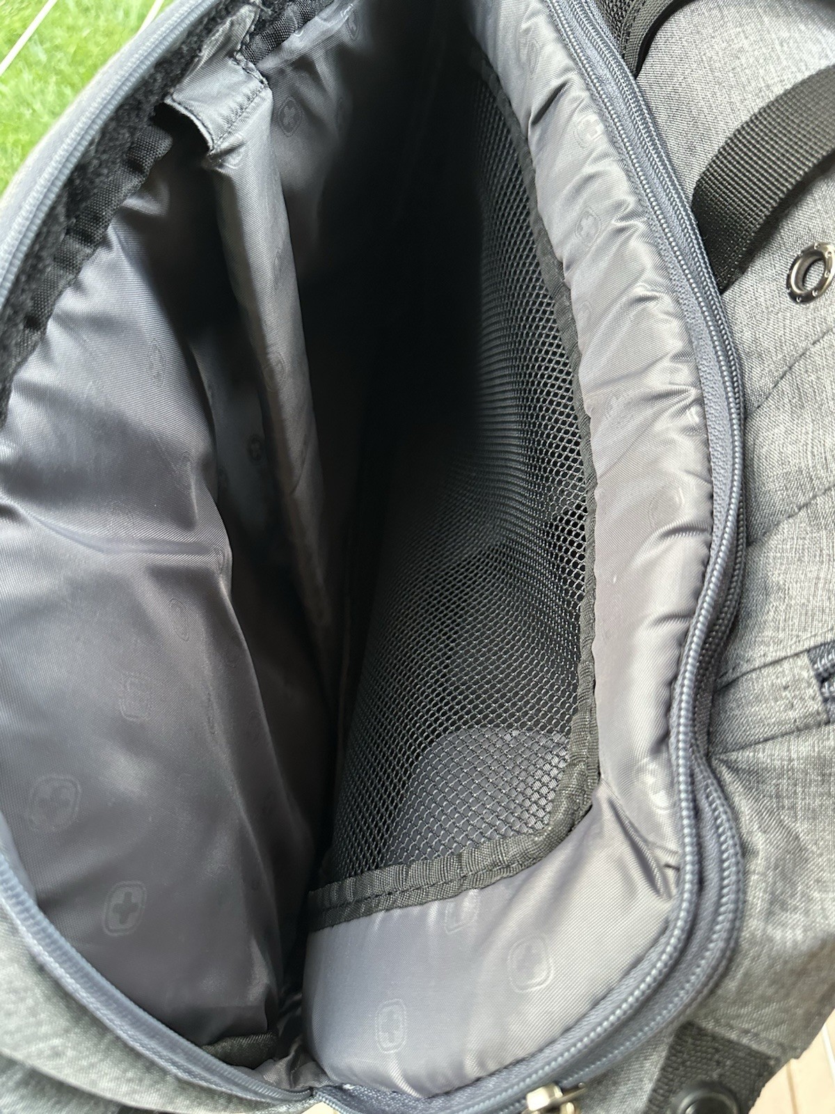 SwissGear 1900 Scansmart TSA Friendly 17 Inch Laptop Backpack – Gray/Heather
