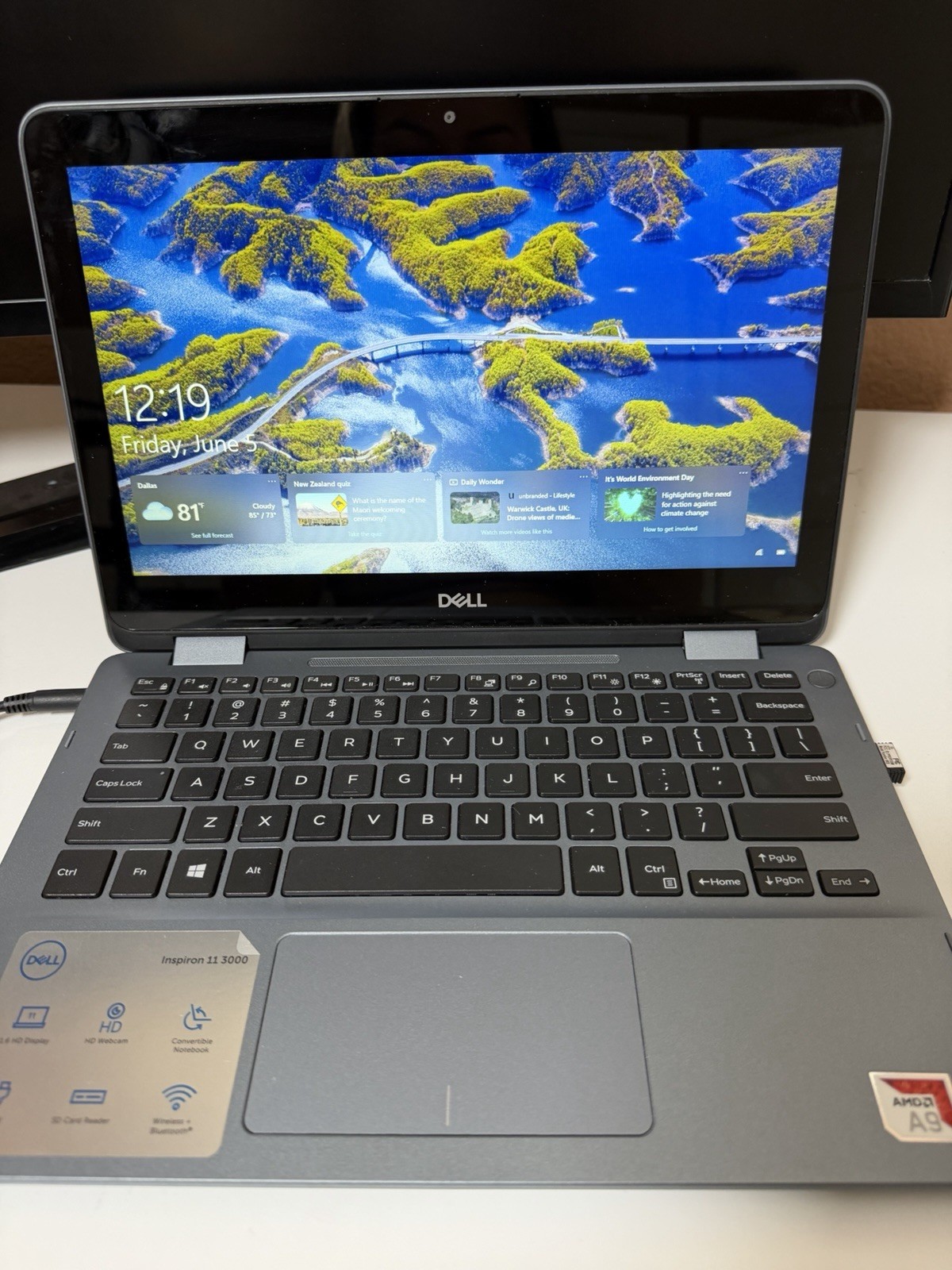 Dell Inspiron 11 3000 Series 2-in-1 Touchscreen Laptop – Excellent Condition