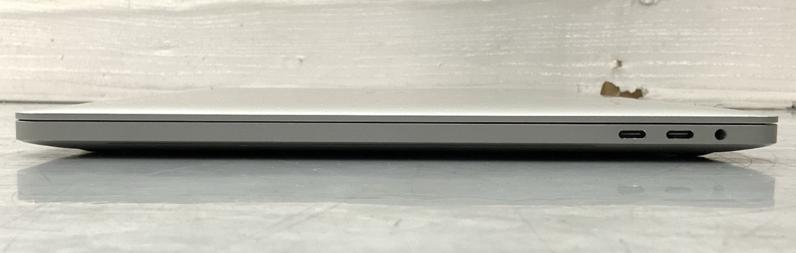 Apple Macbook Pro A2141 | Intel i7-9750H 2.6GHz 512GB 16GB DDR4 Radeon Pro 5300M