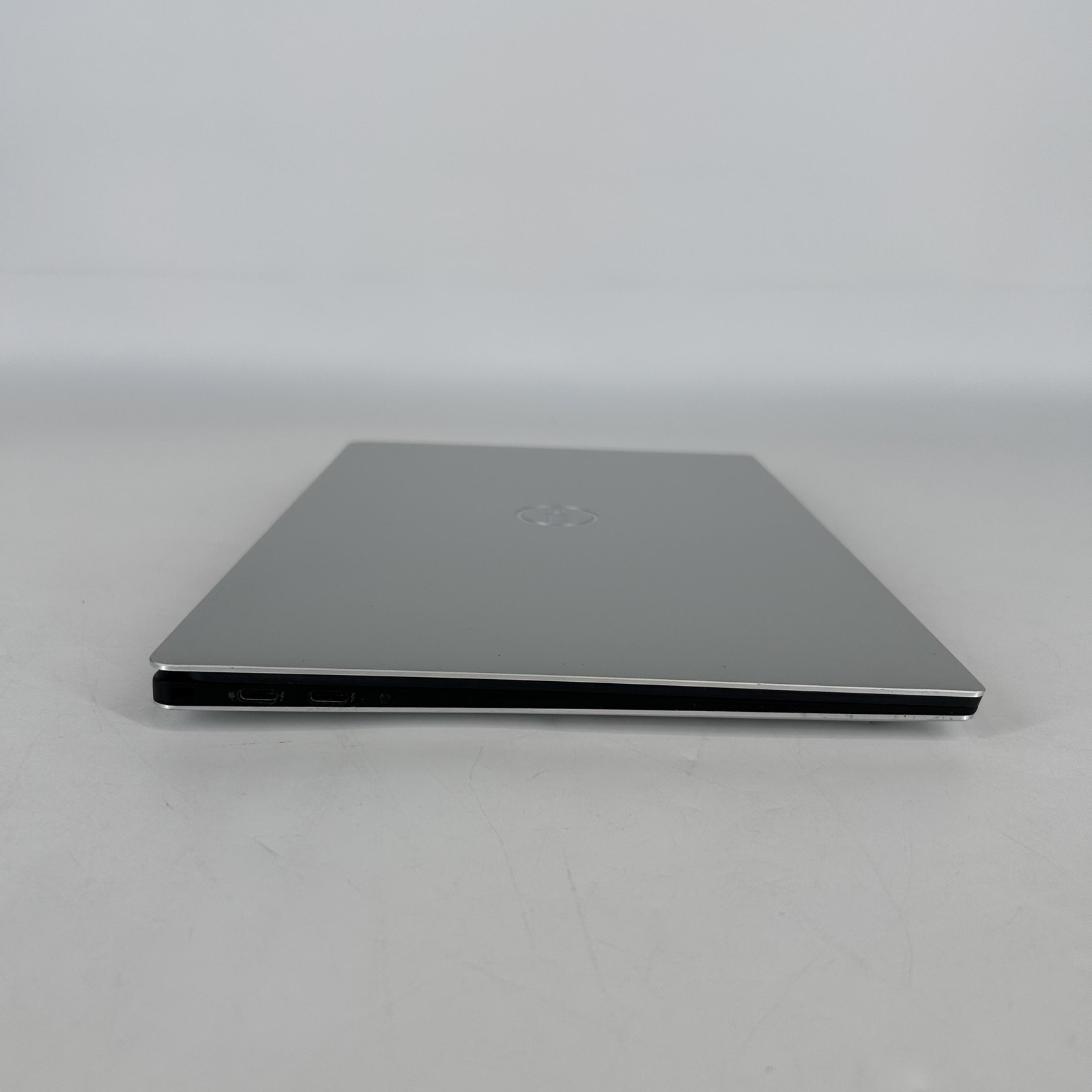 Dell XPS 13 7390 FHD i7-10710U 1.10GHz 16GB RAM 512GB SSD Good