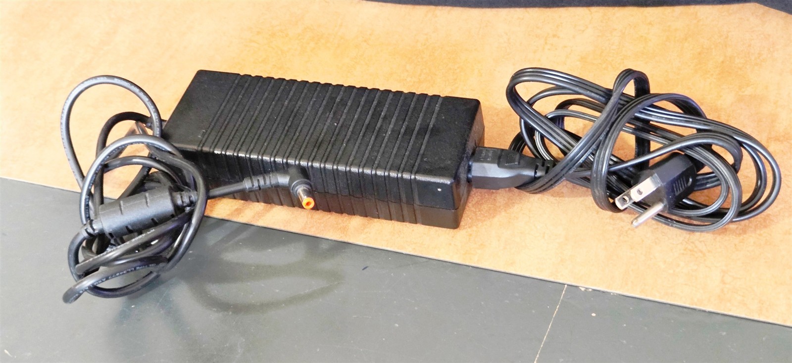 Genuine LiteOn AC Power Adapter PA-1131-08 19V 7.1A 135W 50-60 Hz WORKS GREAT