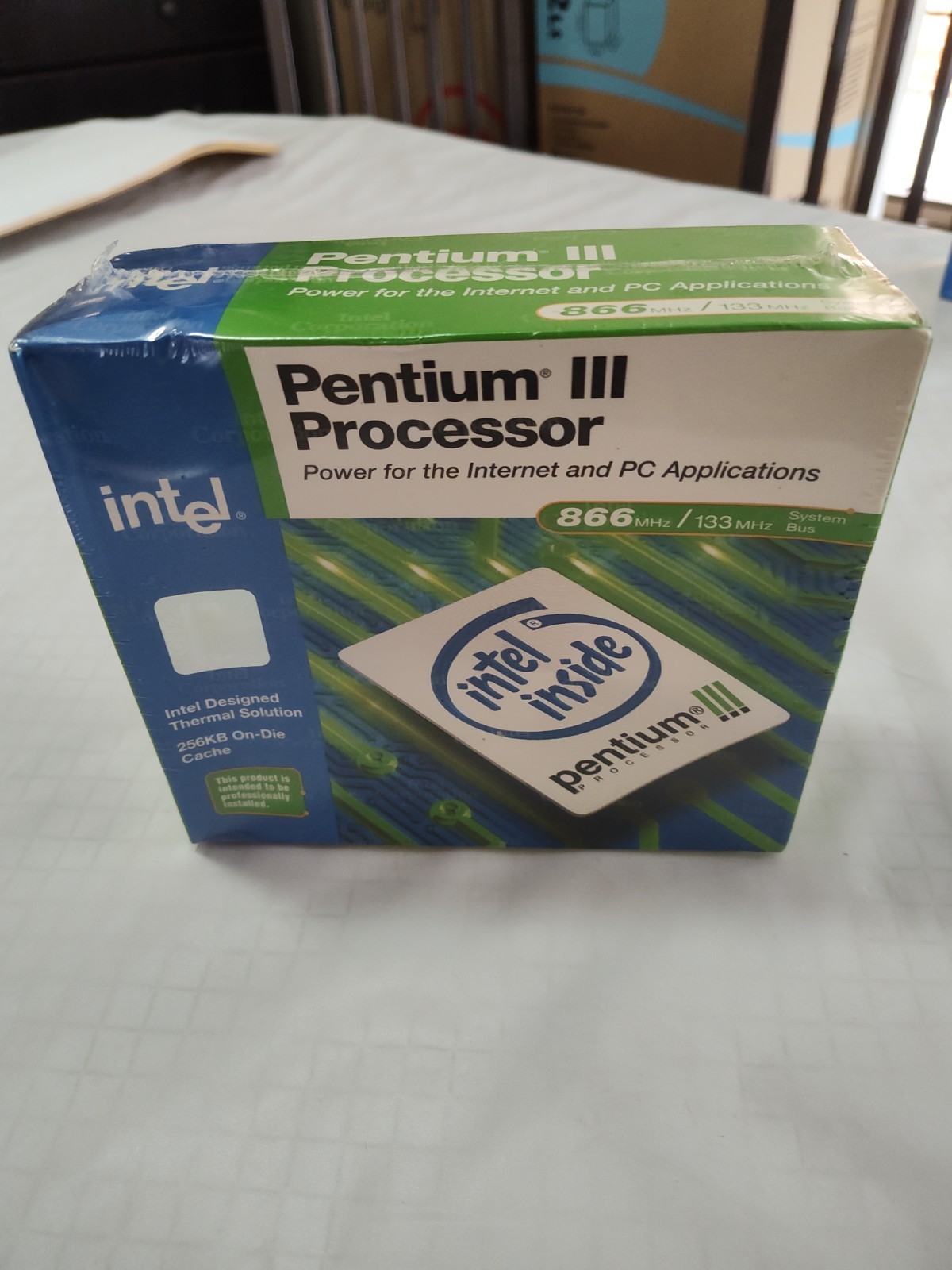 Intel Pentium III 3 NEW 866MHz 133MHz CPU Processor Boxed Sealed NOS Vintage