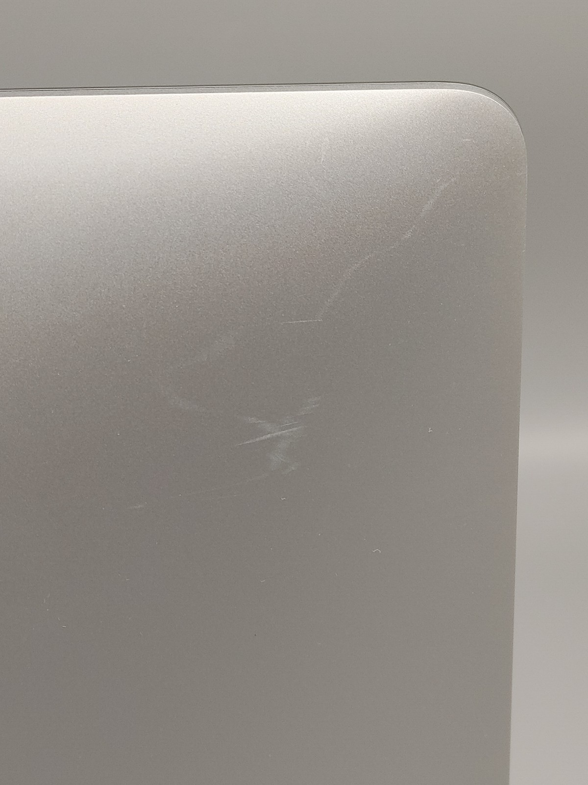 2019 iMac 21.5 IN A2116 MRT32LL/A i3-8100 3.6Ghz 16GB RAM 32GB SSD 1TB HDD
