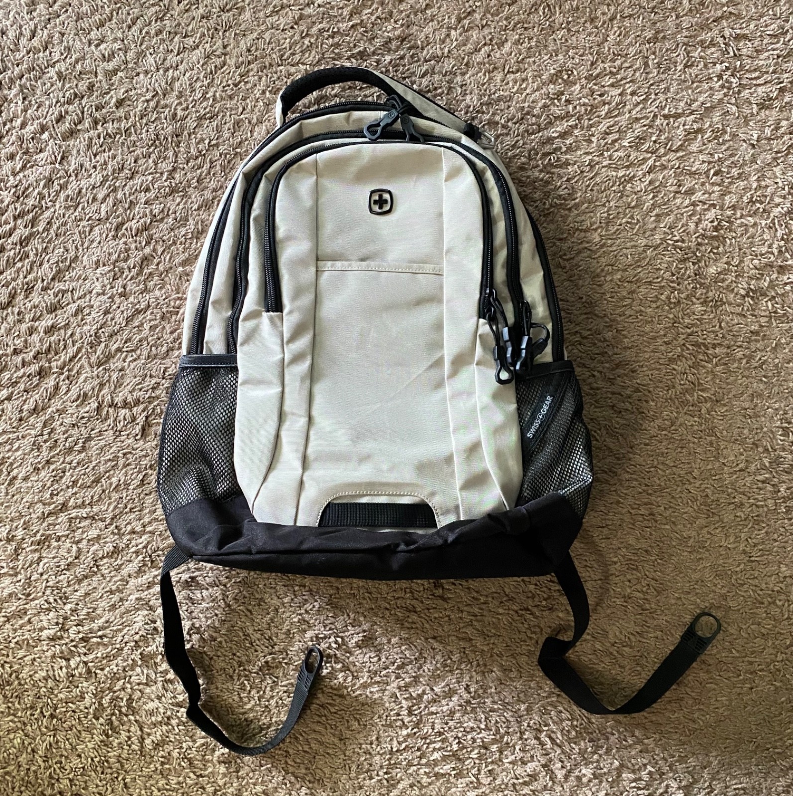 SwissGear Cecil 5505 Laptop Backpack, Cream/Black, 18-inch
