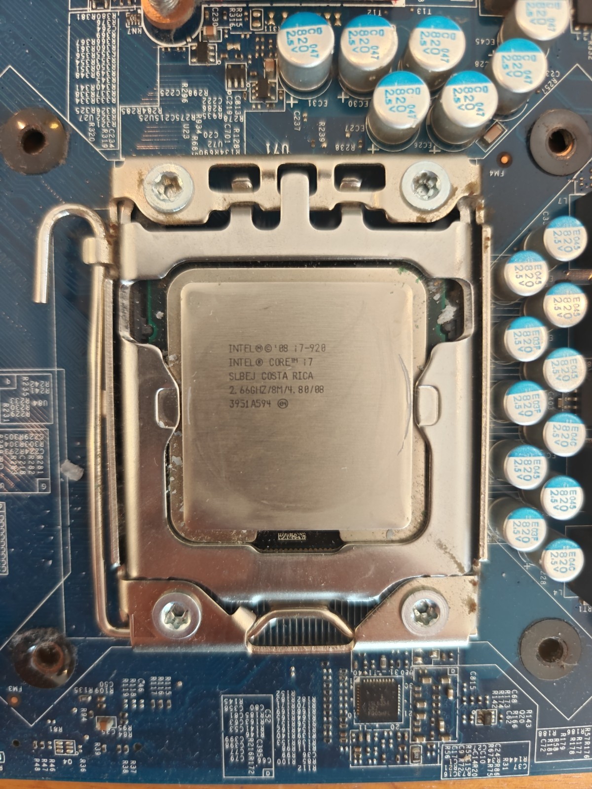 Intel Core i7-920 2.66GHz LGA 1366/Socket B 8MB Quad-Core CPU Processor SLBEJ