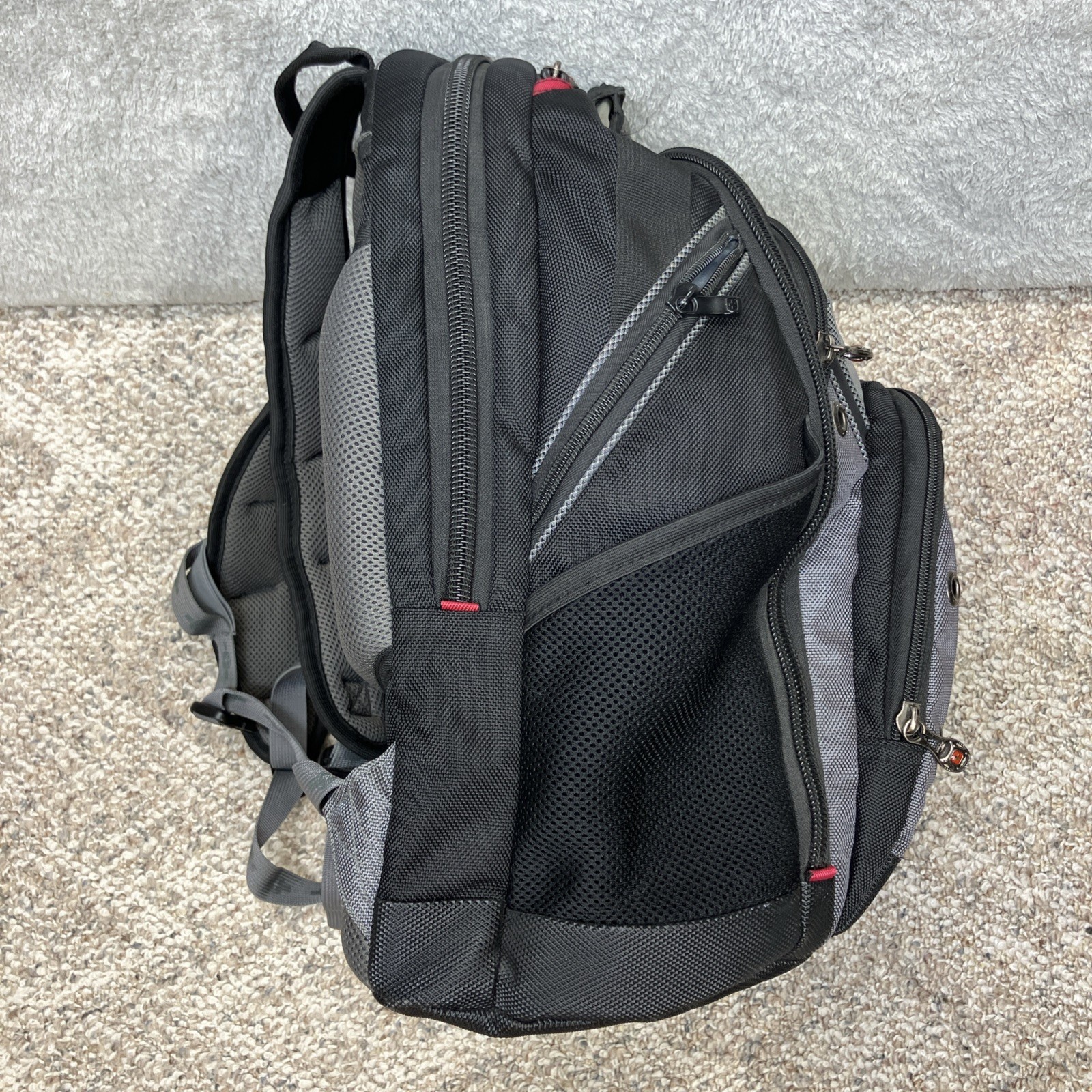 Swiss Gear Wenger Synergy 16″ Laptop Backpack, Black/Gray