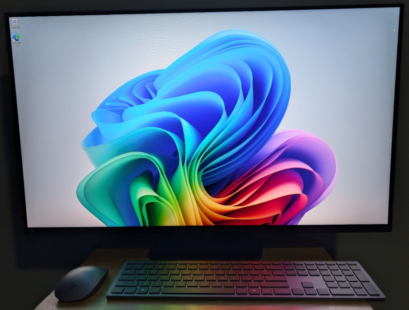 HP OmniStudio X 31.5″ 4K UHD All-in-One (Core Ultra 7 258V, 32GB RAM / 1TB SSD)