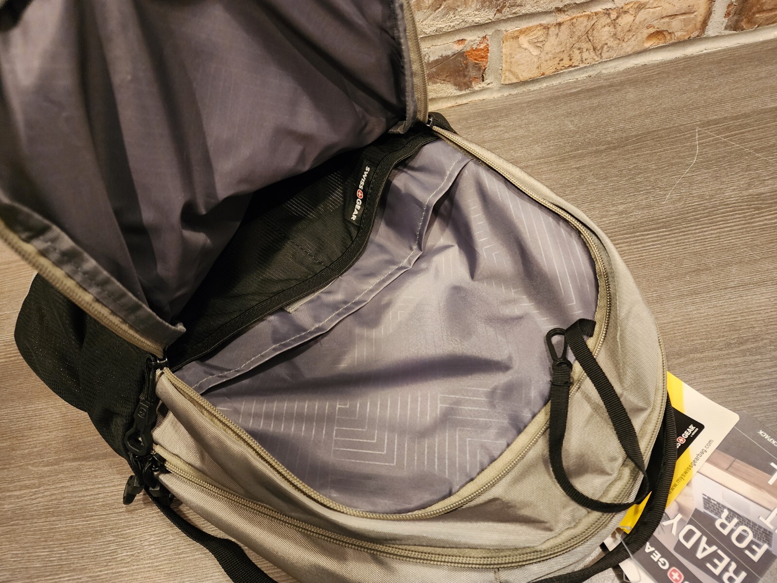 Swissgear 9940110 Backpack with Tablet pocket Fits up to 13” Laptop Pocket Olive