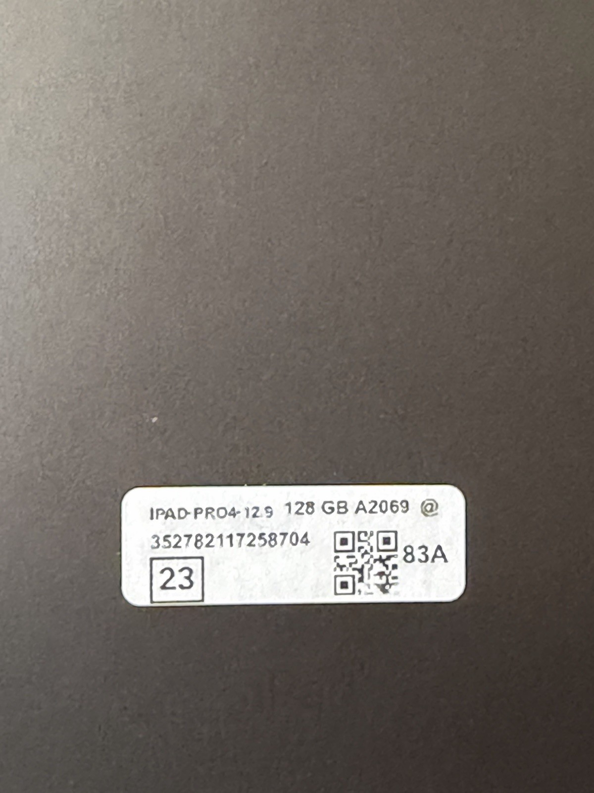 Apple iPad Pro 12.9″ (4th Gen) 128GB Gray A2069 Unlocked Wi-Fi