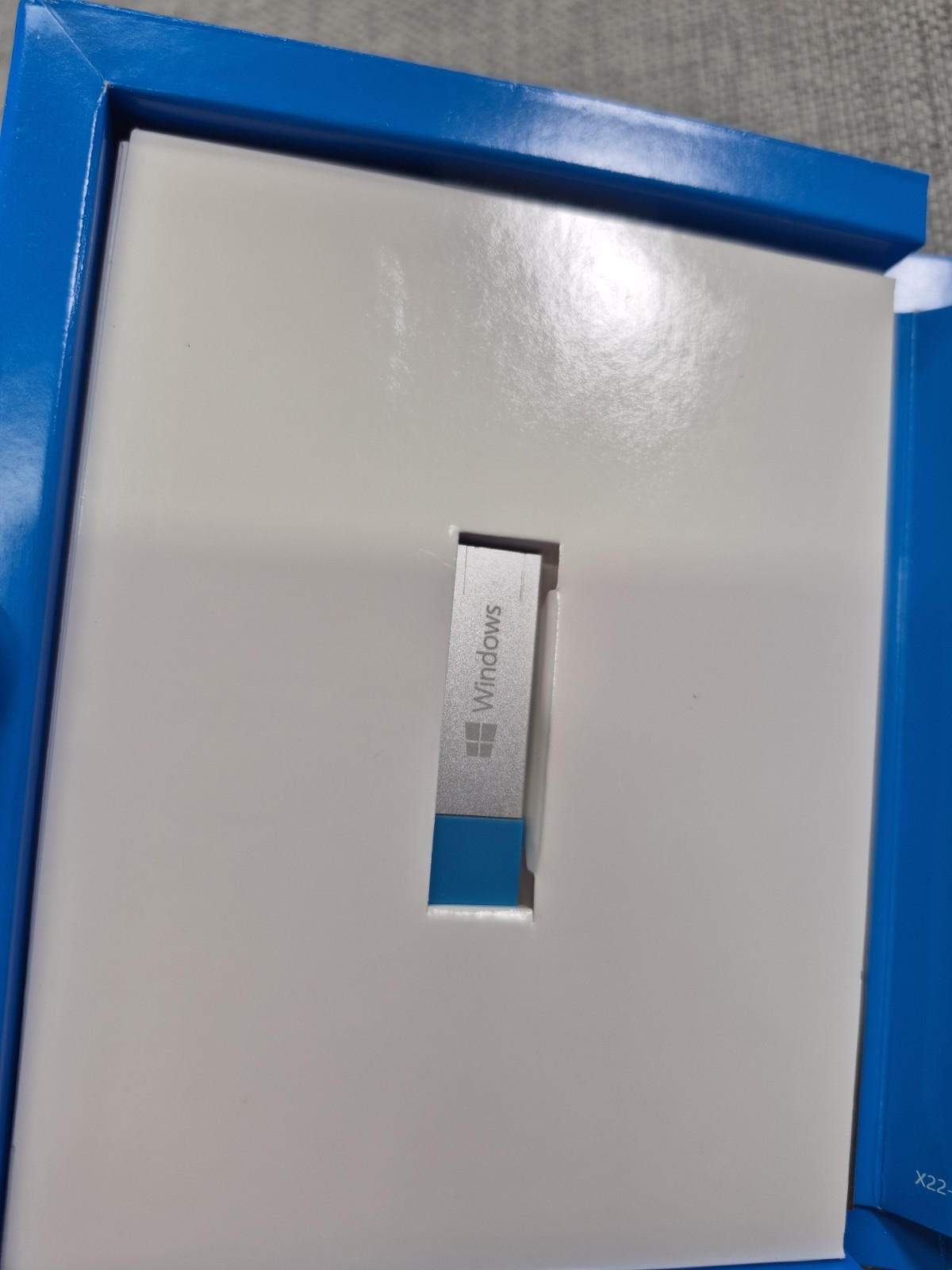 Microsoft Windows 10 Home USB Flash Drive. NEW