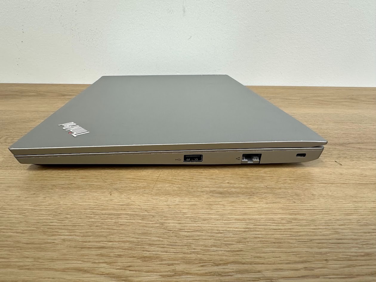 Lenovo ThinkPad E14 Gen 4 Ryzen 7 5825U 16GB DDR4 AMD Radeon Graphics 512GB SSD