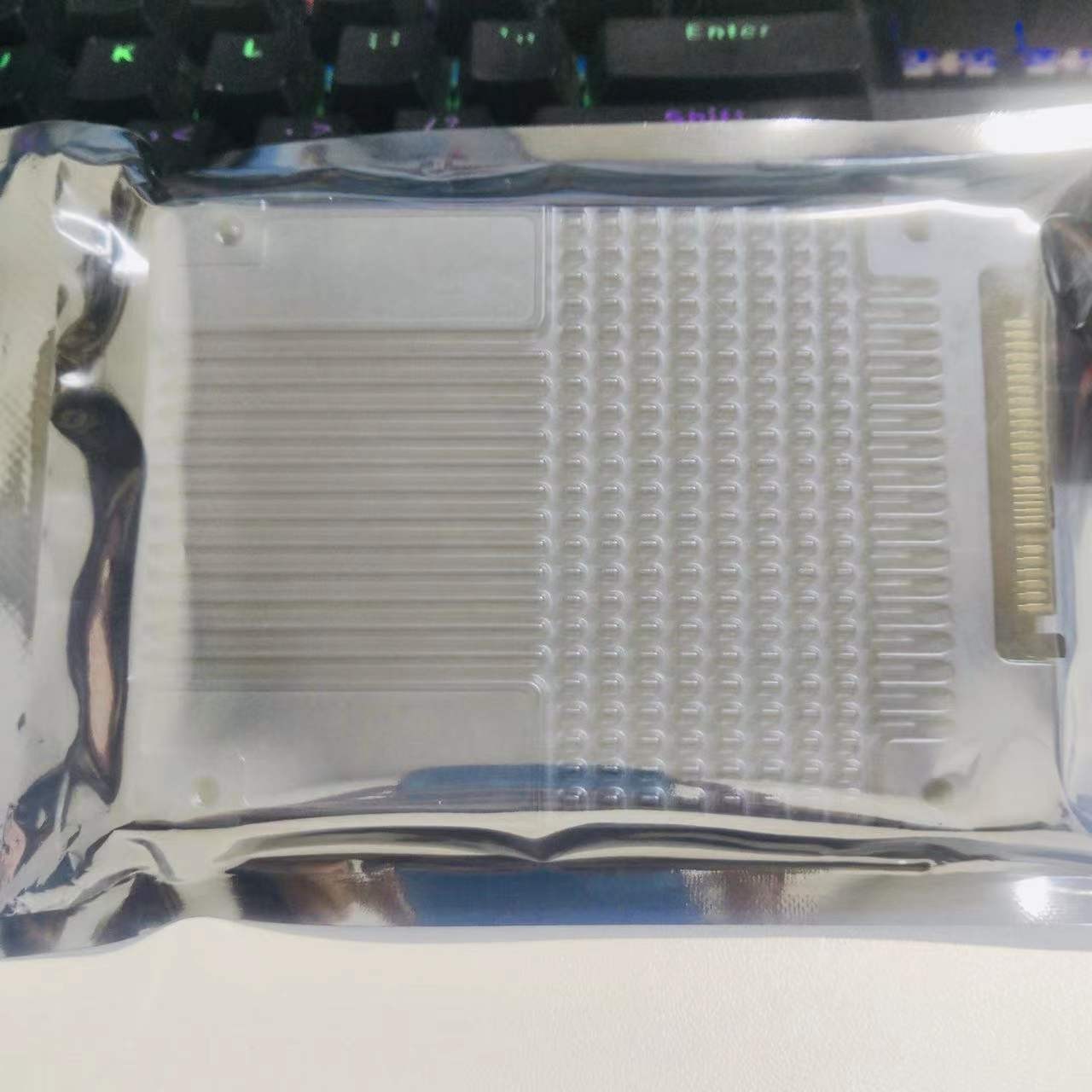 Intel DC P4610 6.4TB SSD 2.5″ U.2 PCIe NVME Solid State Drive SSDPE2KE064T8