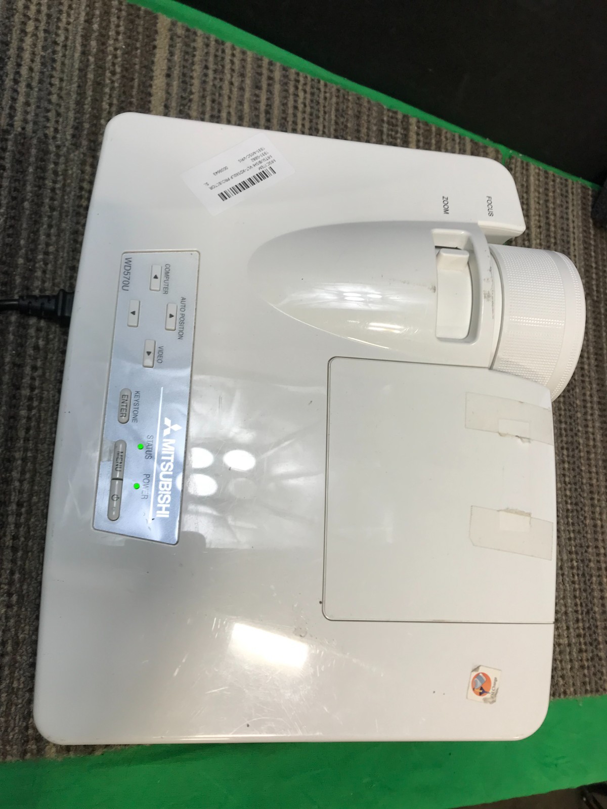 Mitsubishi WD570U DLP Projector 3500 Lumens Home Theater 3D Ready /840 LAMP HRS.