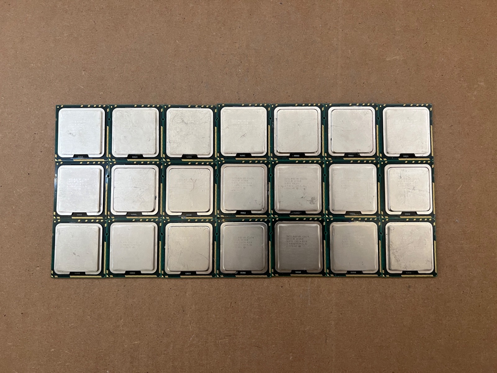 Lot of 21 Intel Xeon E5620 2.40GHz Quad-Core 12MB LGA 1366 P/N: SLBV4 Processor