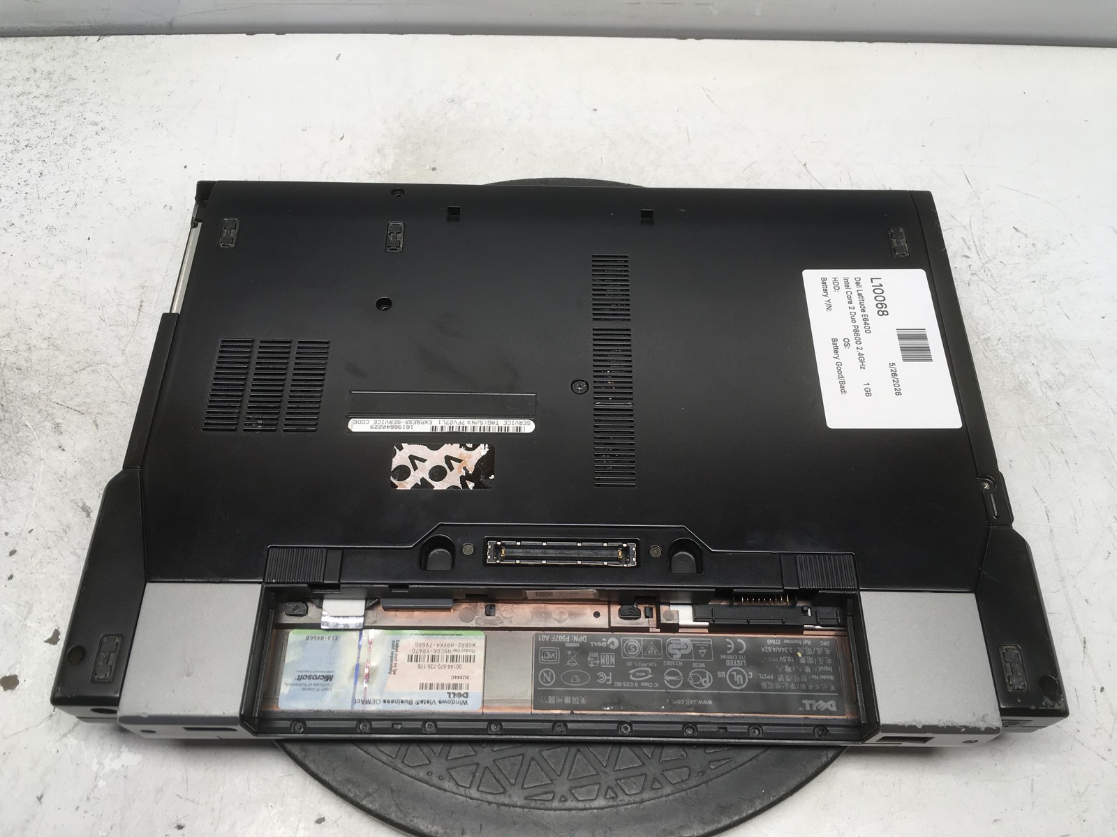 Dell Latitude E6400 Intel Core 2 Duo P8600 2.4GHz 1 GB NO HDD No Batt
