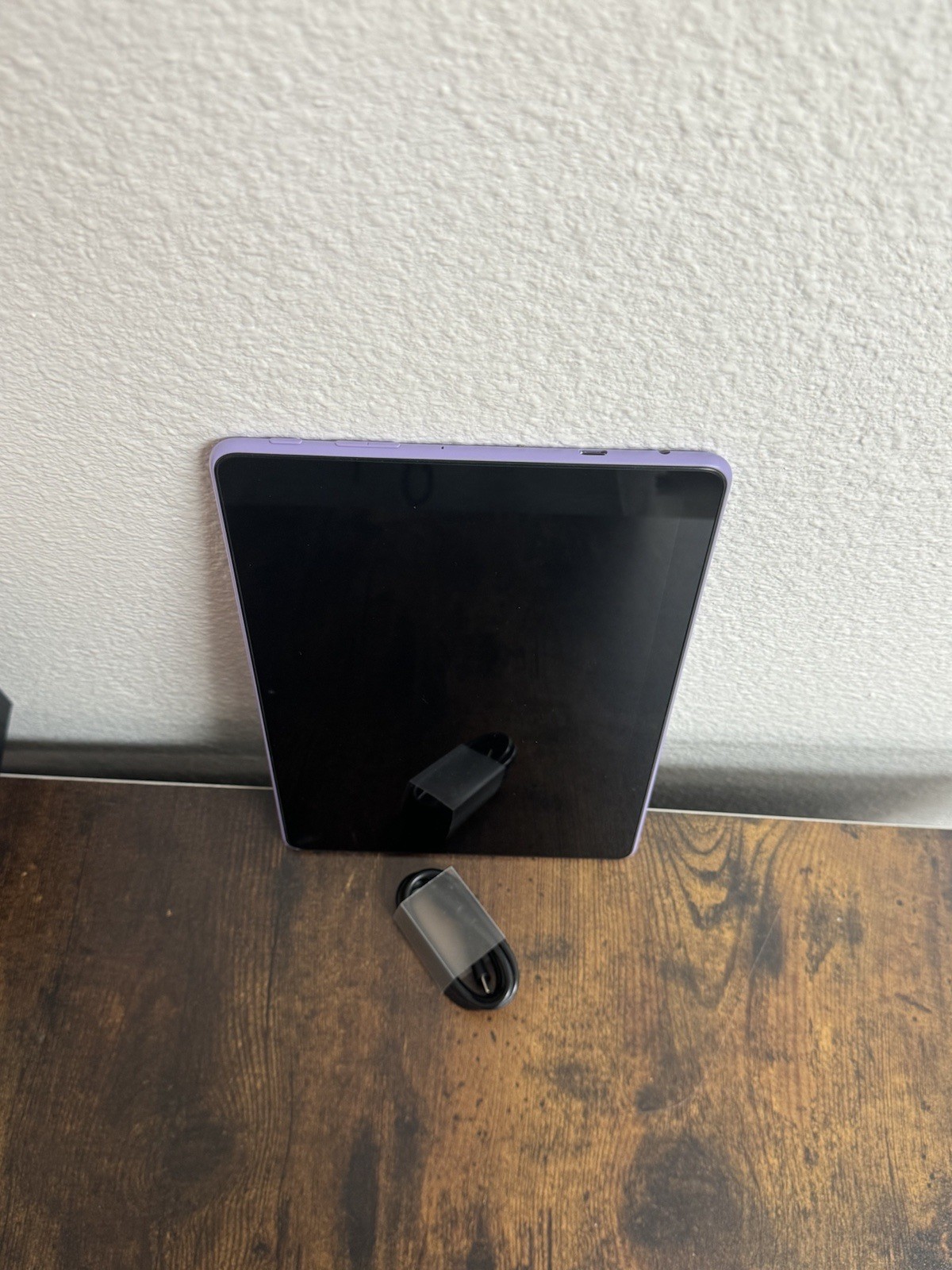 Amazon Fire HD 10 (13th Gen) TG425K – 32GB – Wi-Fi – 10.1″ Tablet – Lilac