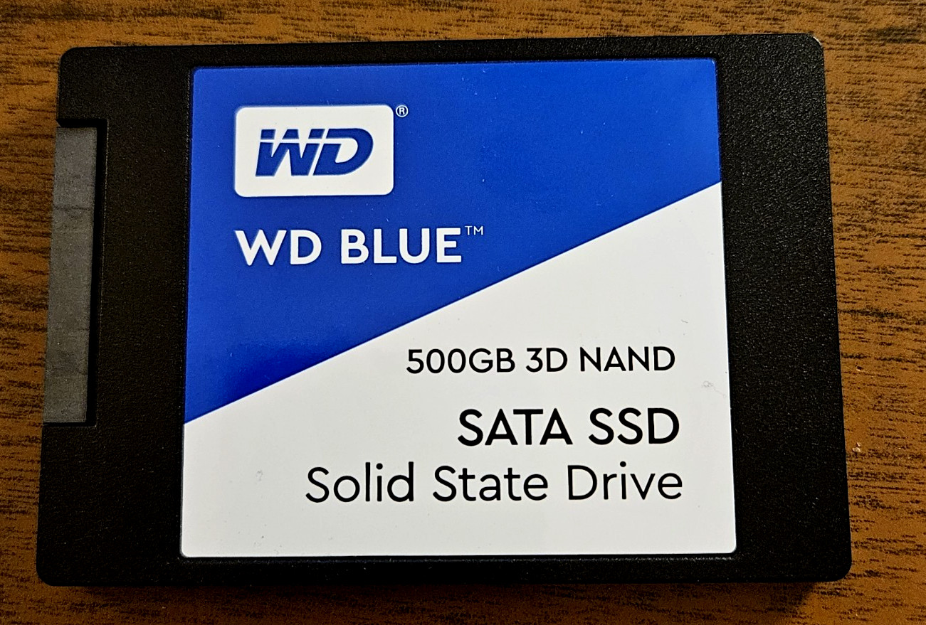 Western Digital Blue 3D NAND 500GB Internal WDS500G2B0A SSD w/Crystal Disk INFO