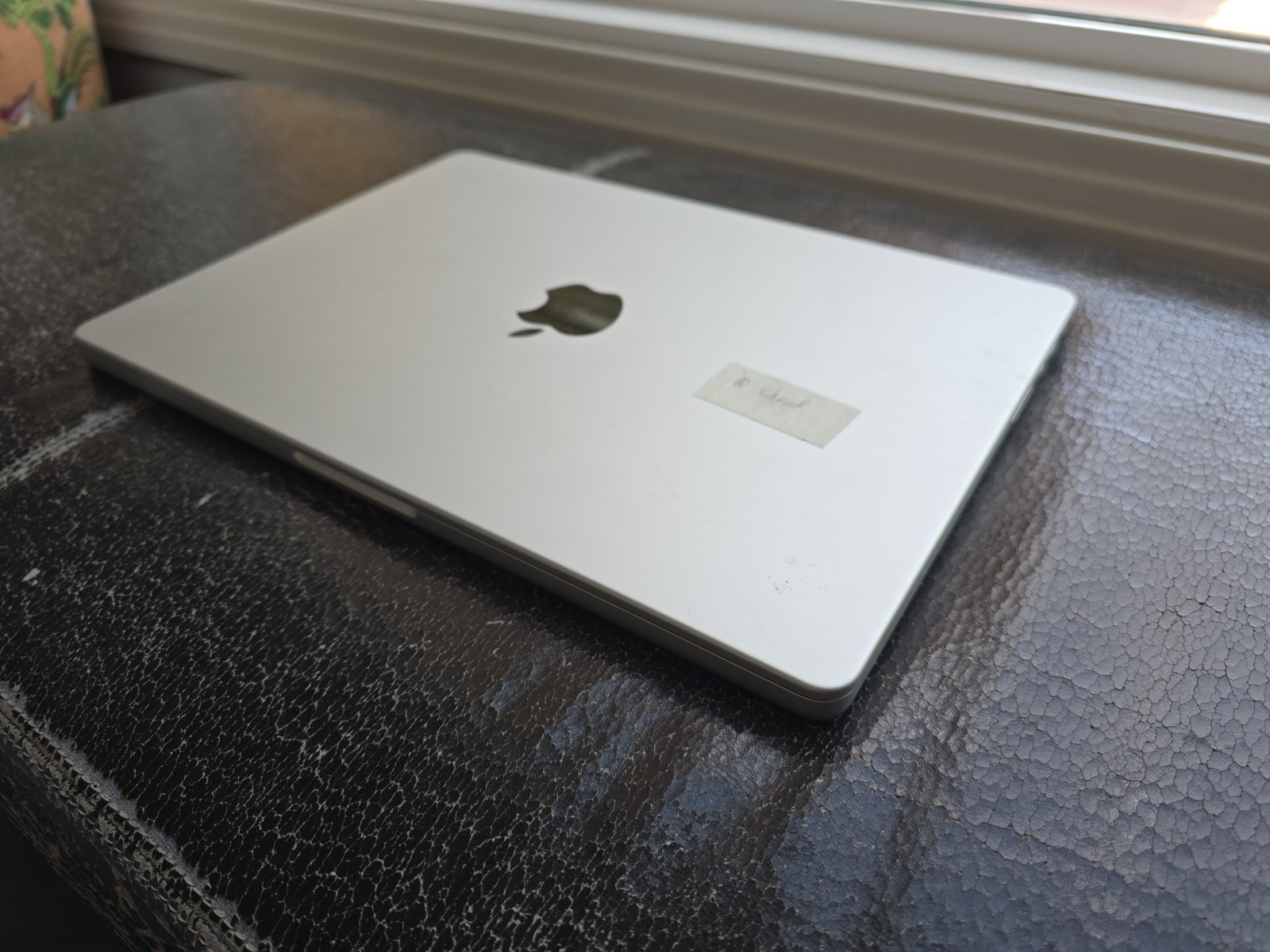 Macbook Pro A2992 Good LCD Screen 14″, Grade A Silver Apple ID for Parts