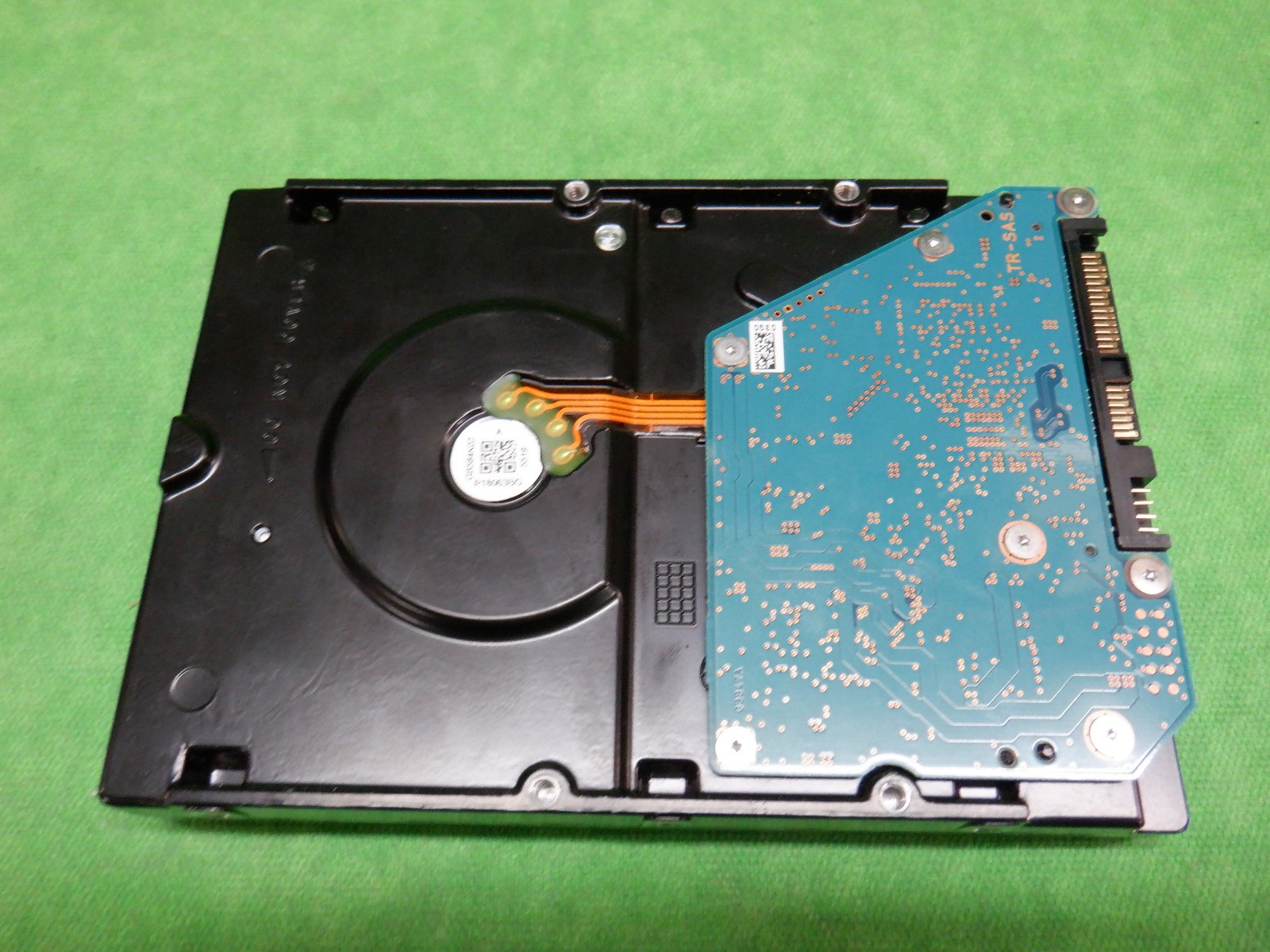 Toshiba HDEPF12NAA51 3.5″ 4TB SAS 12.0 Gb/s 7200RPM Enterprise 83% LIFE REMAIN