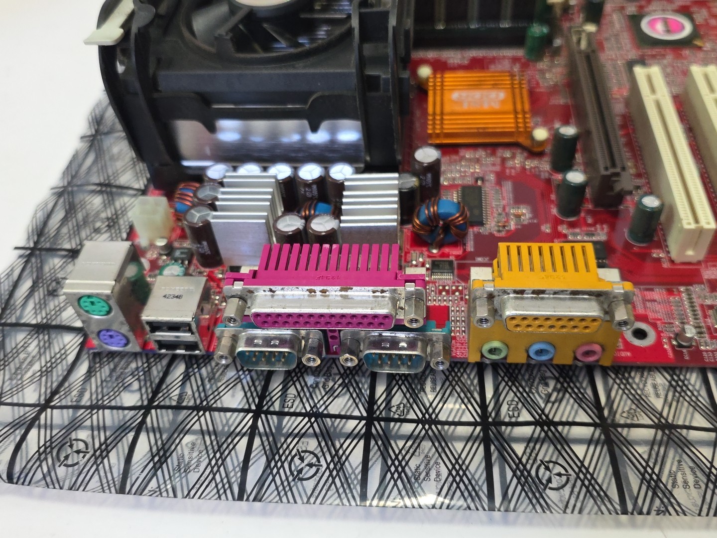 MSI MS-6547 Ver 2 Socket A DDR ATX Motherboard AGP 2Ghz P4, 2.3gb DDR, Cables