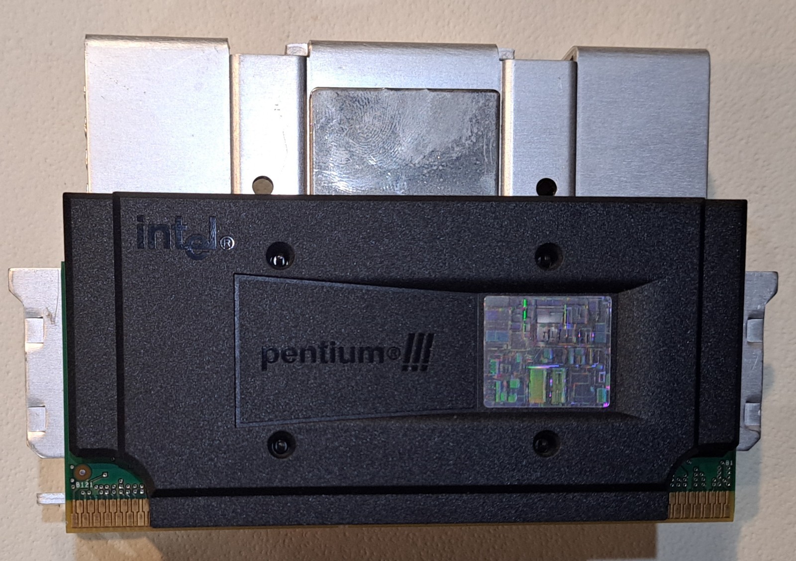Intel SL3F7 Pentium III 550MHz/512KB/100MHz/2.0V SLOT1 CPU with Heatsink