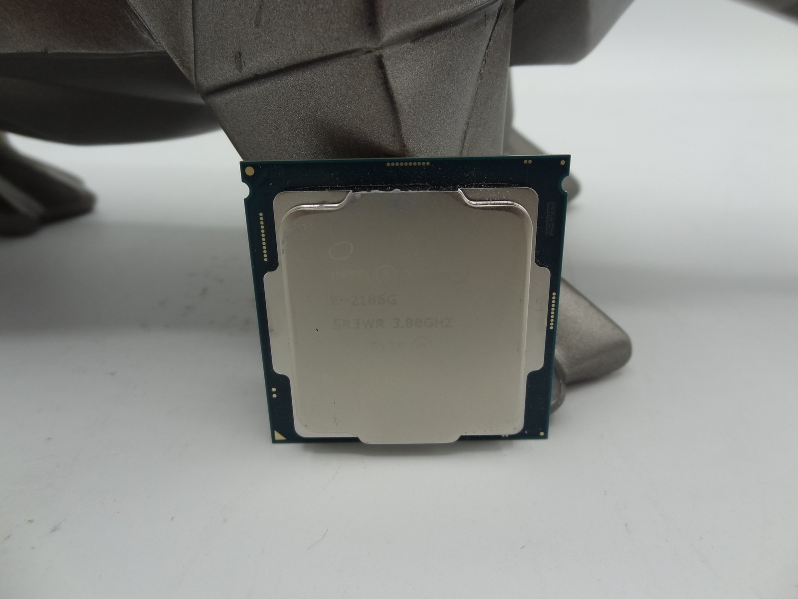 SR3WR INTEL 6-CORE 95W E3-2186G 3.8GHBZ CPU