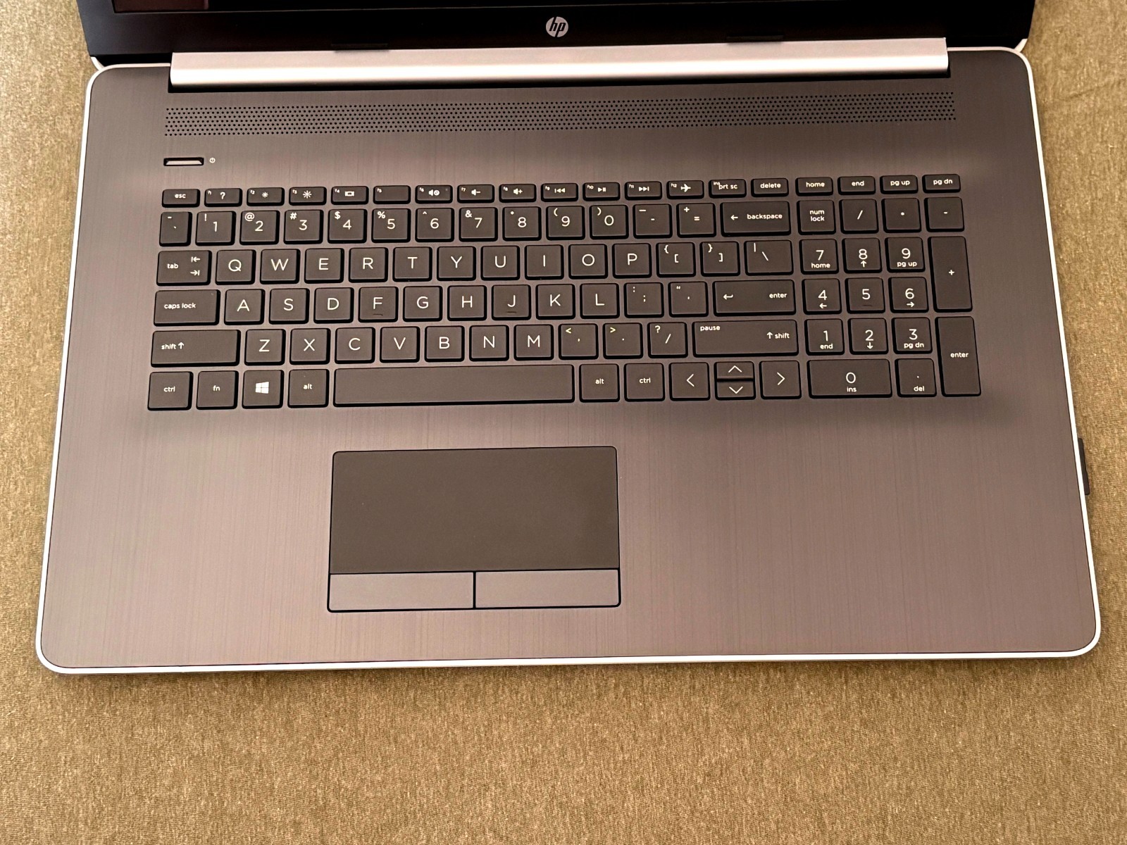 HP Pavilion 17-by Intel(R) Core(TM) I7-8565U CPU 500GB+256GB SSD 16GB MEM TOUCH!