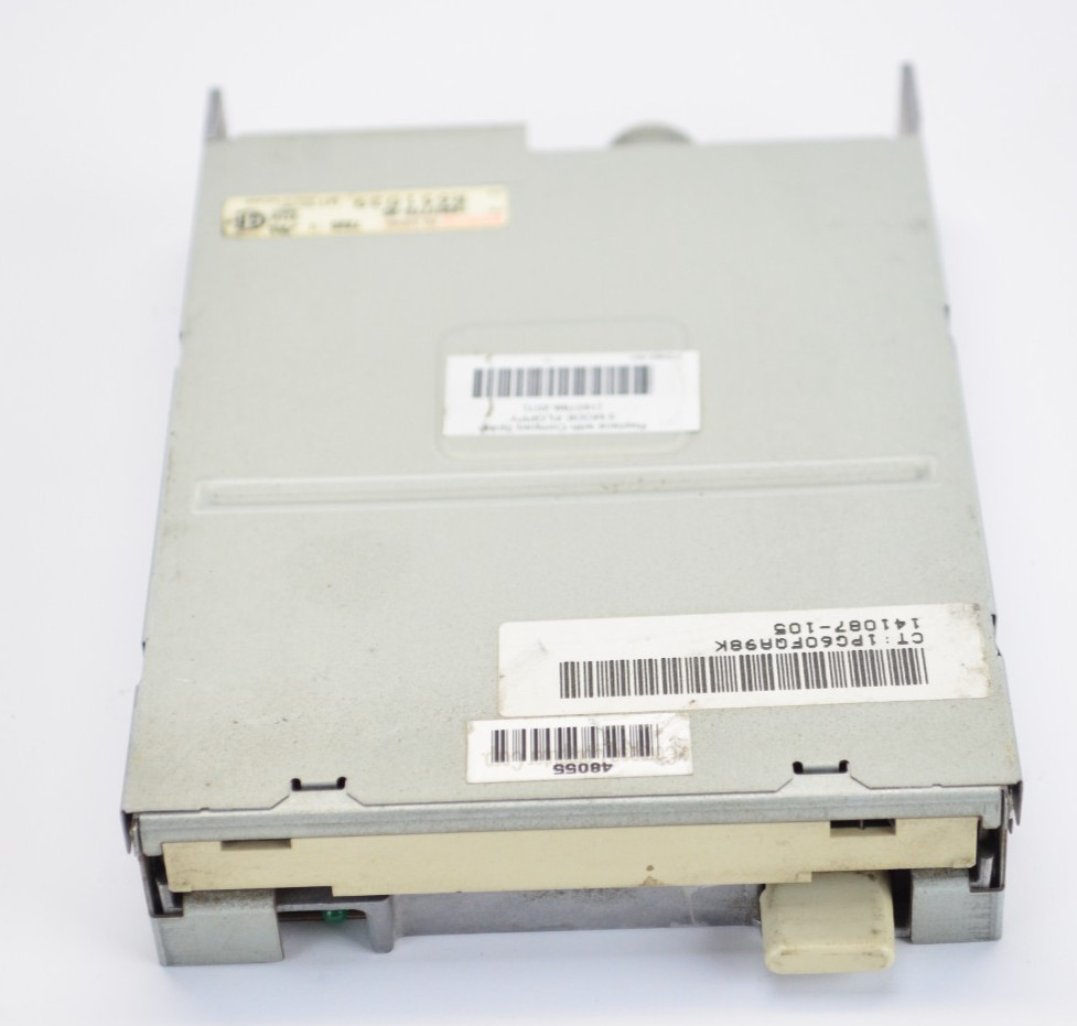 Various Manufacturer 3.5″ Internal 1.44 MB HD Floppy Disk Diskette Drive 20-Pin