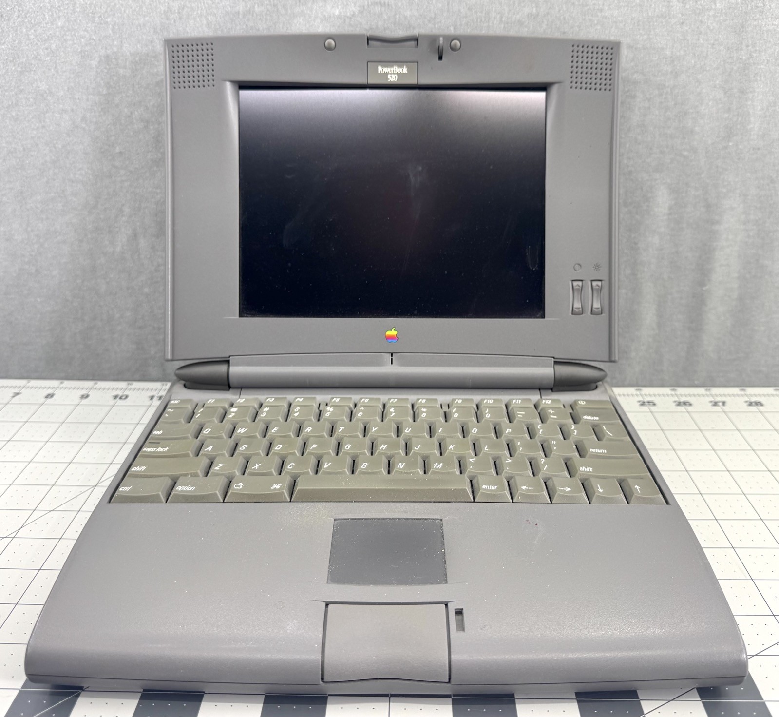 Apple Macintosh PowerBook 520 M4880 12MB RAM 160MB HD ** PLEASE READ **