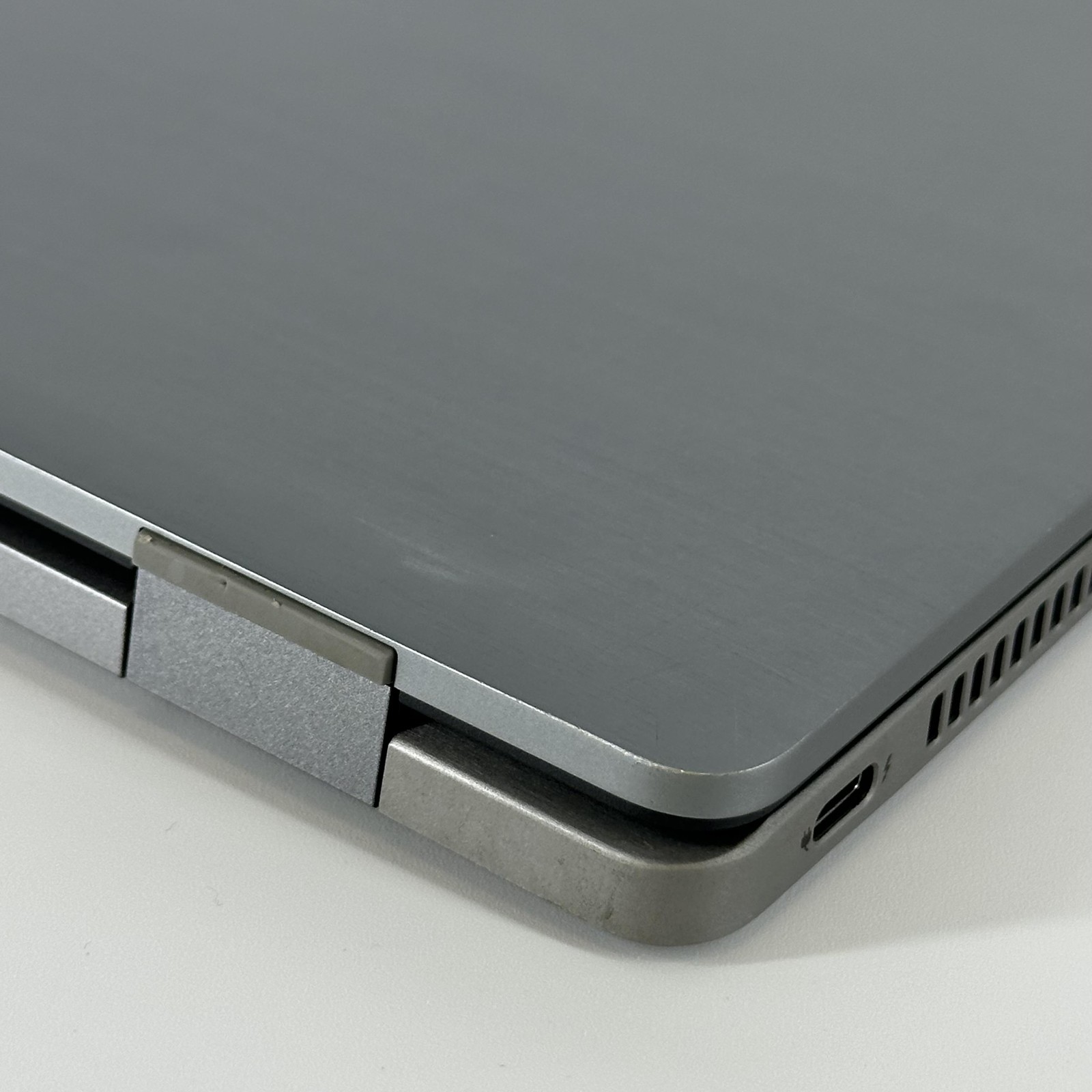 Dell Latitude 7430 14 Gray FHD 1.7 GHz i7-1255U 16GB 512GB SSD Good