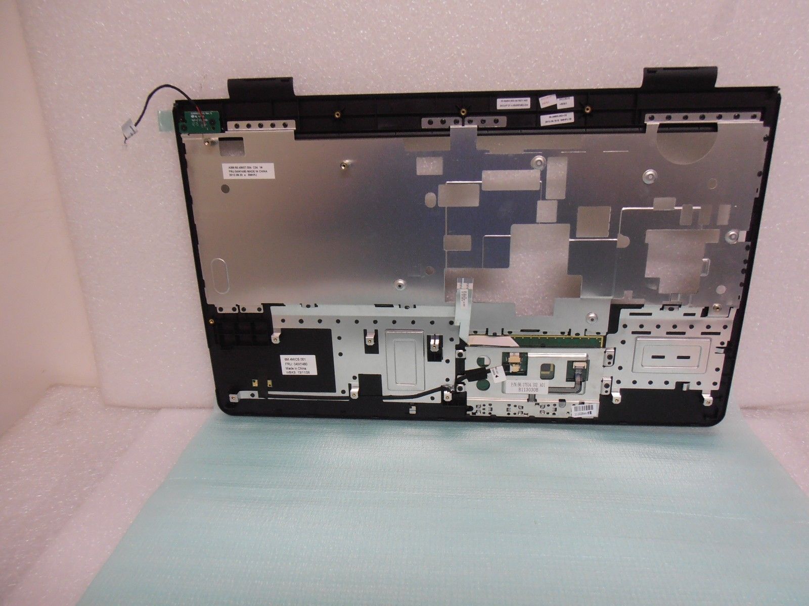 New Lenovo ThinkPad Edge E520 E525 Palmrest & TP Plastics 04W1480 6M.4MICS.001