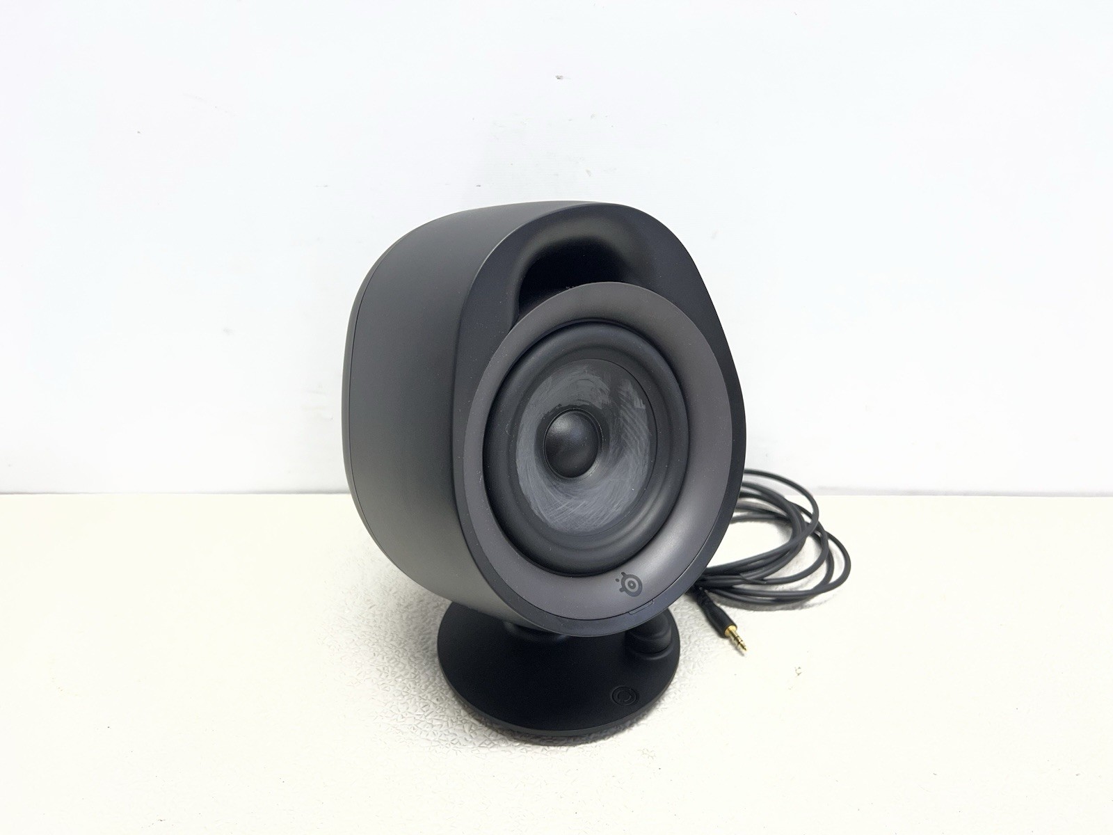 SteelSeries – Arena 3 Bluetooth Gaming Speakers with Polished 4″ Drivers – Black