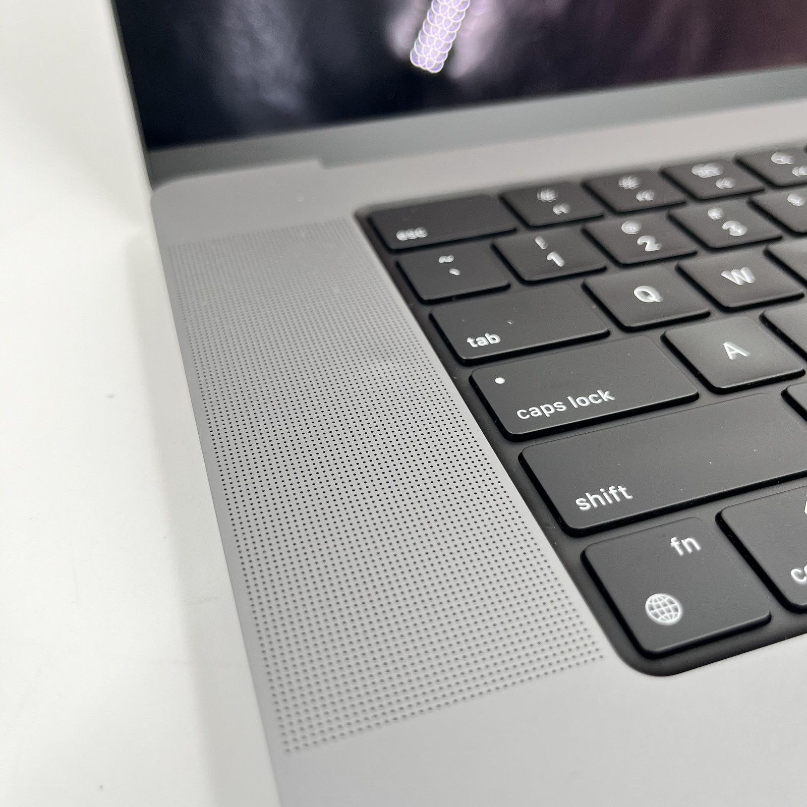 MacBook Pro 16″ Gray 2021 3.2 GHz M1 Pro 10-Core CPU 16-Core GPU 16GB 512GB