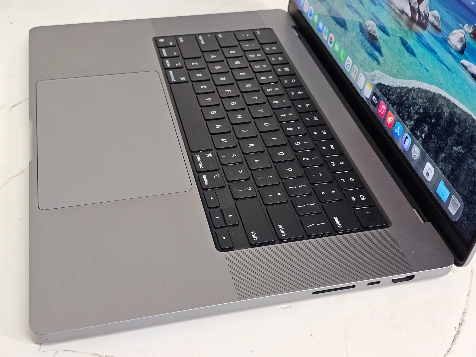Apple MacBook Pro Laptop – 3.2 GHz M1 Max 64GB RAM 2TB 16.2″ – A2485 2021 18,2 1