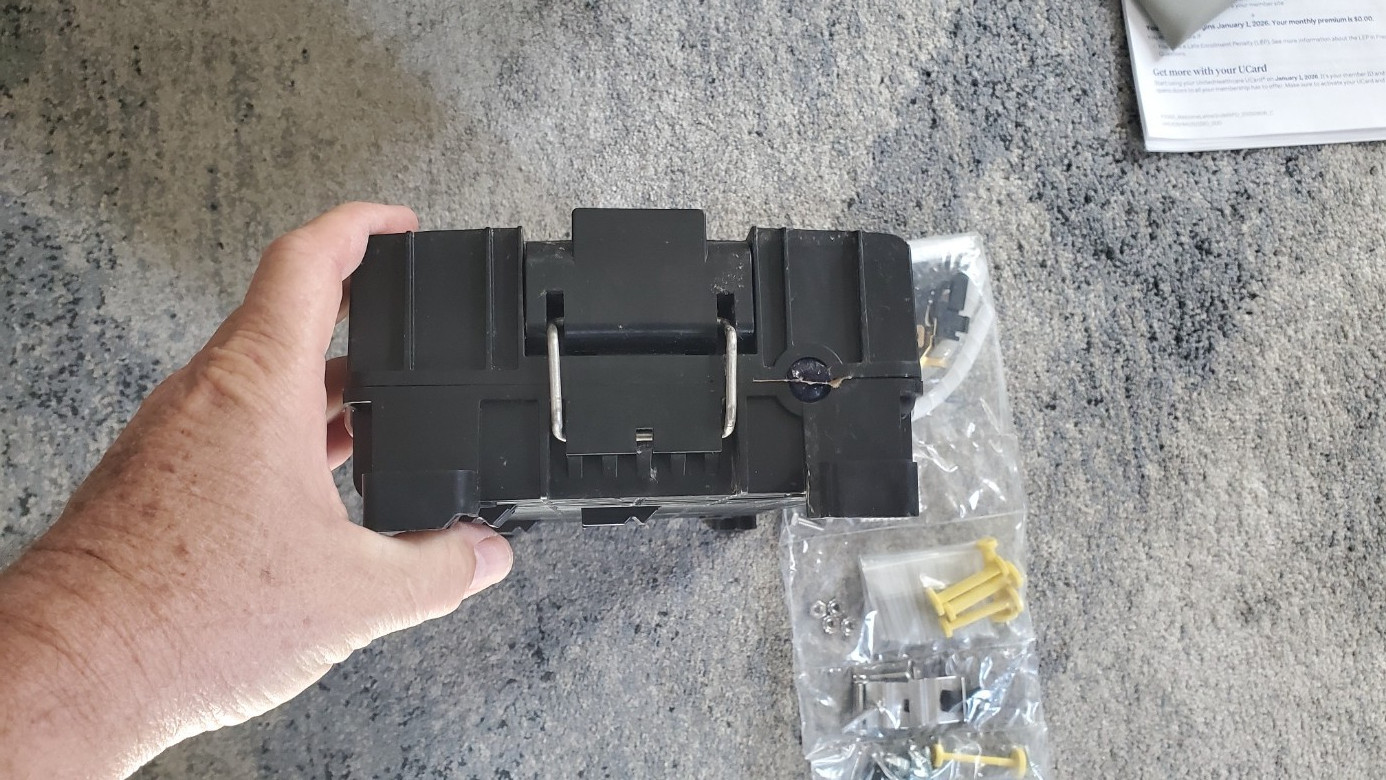 CommScope Fiber Mini-OTE 300 Enclosure 760256493 w/ 1X4 Splitter OCC1P-10400 Kit