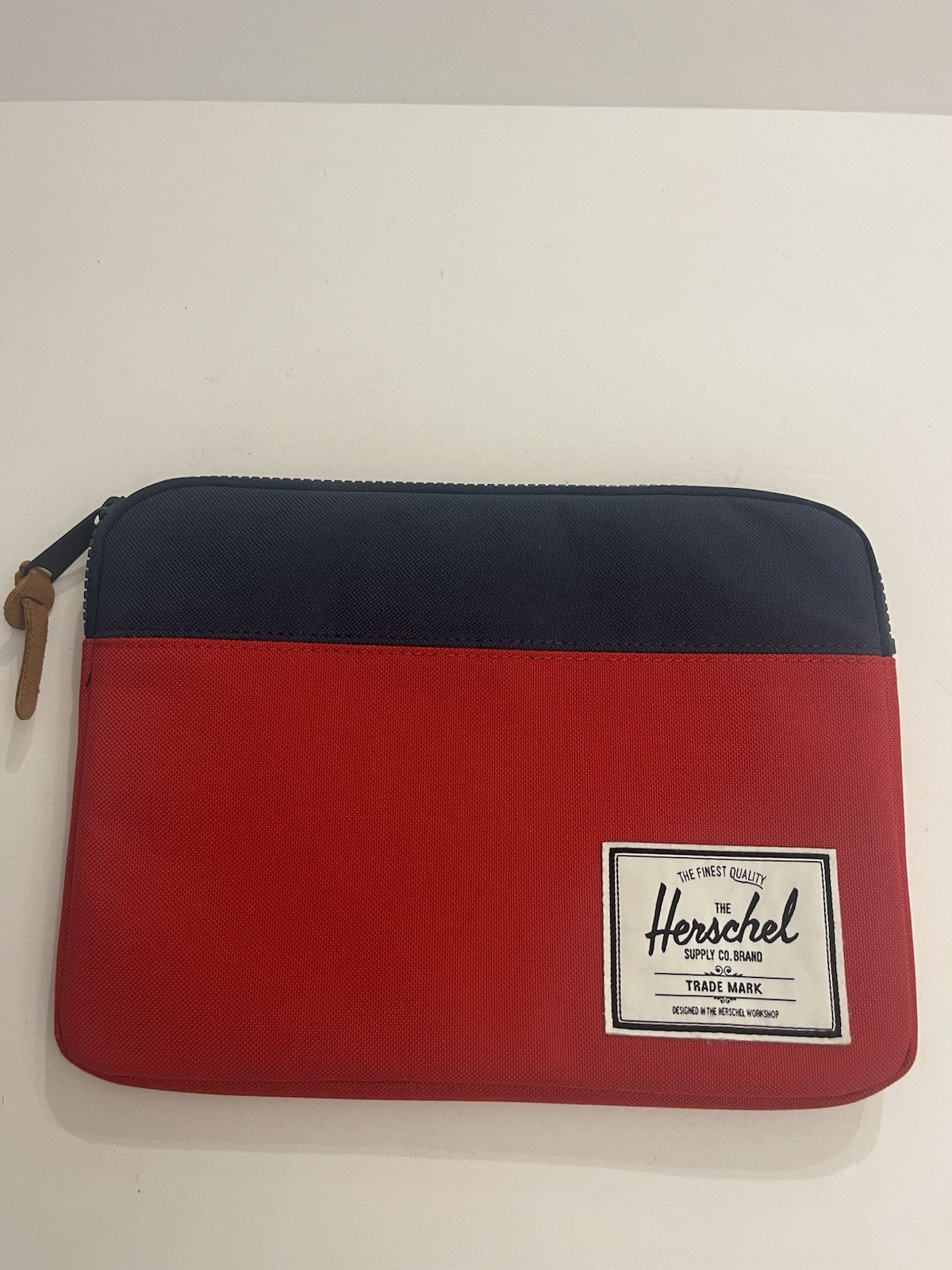 Herschel Supply Co. Tablet and Ebook Case – 11″ x 7.5″ – Red W/ Navy Blue EUC