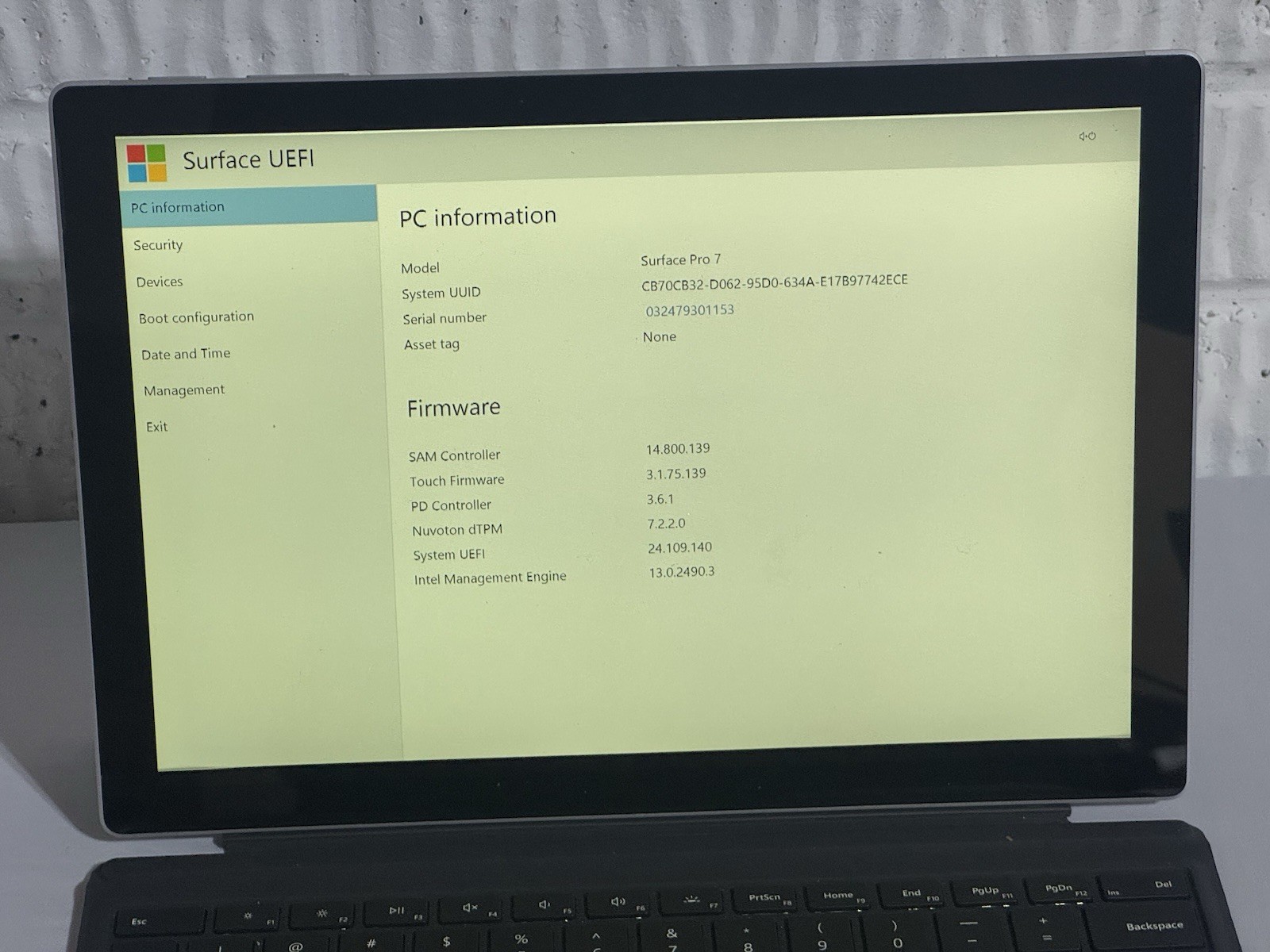 Microsoft Surface Pro 7 i5/16GB/256GB – Display Issue – AS/IS – PARTS & REPAIR