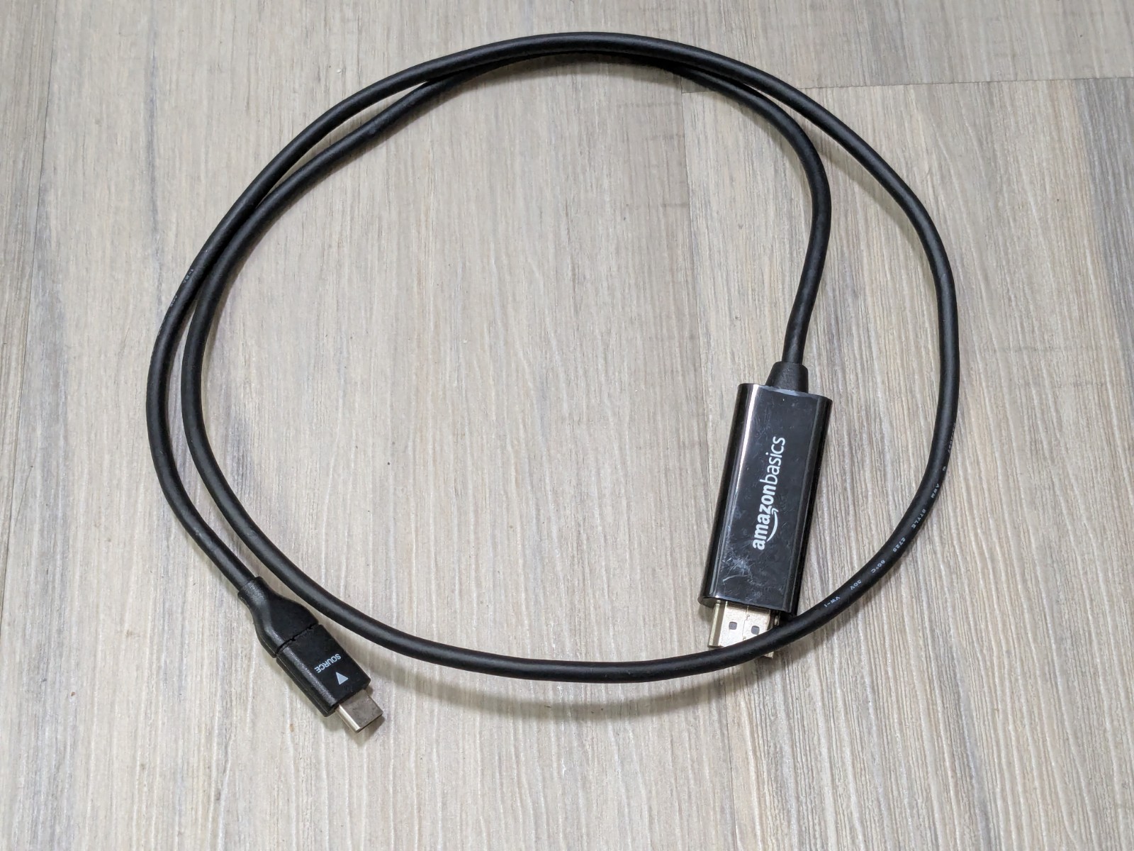 Amazon Basics USB-C to HDMI Cable Adapter 3ft Black Thunderbolt ?