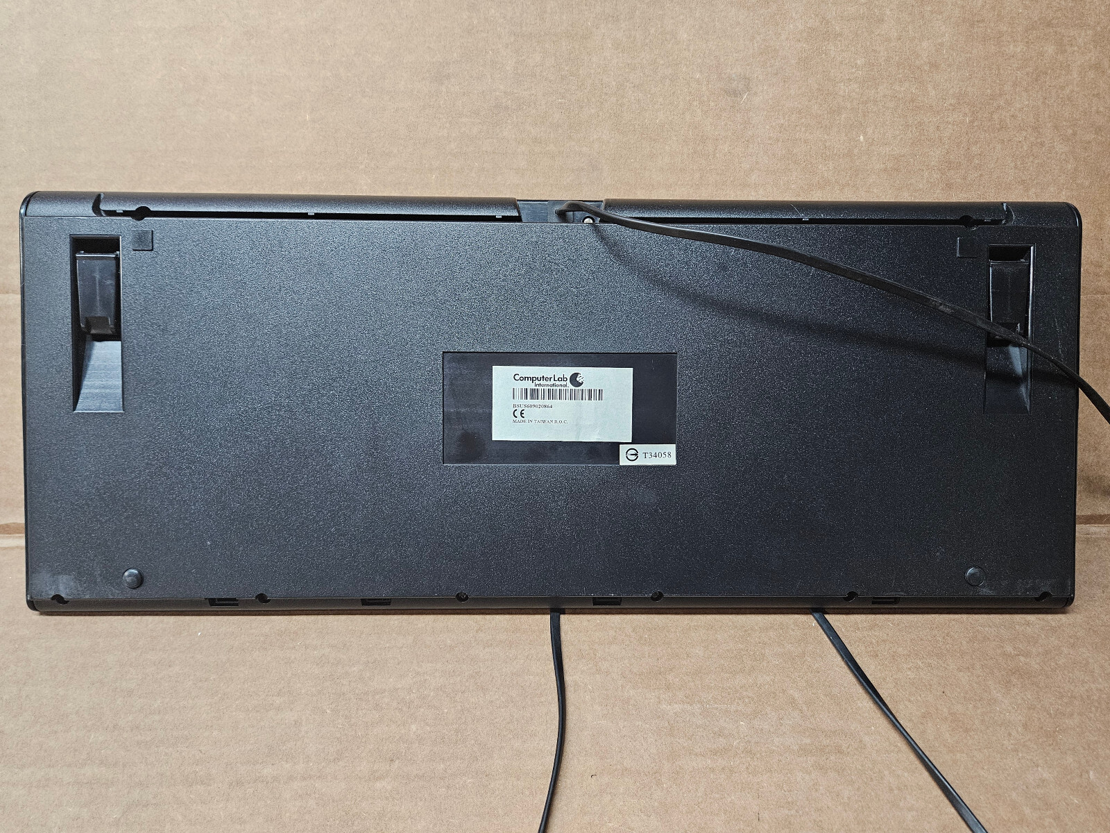 CLI Computer Lab International Vintage 122-Key PS/2 Keyboard BSUS1304000948