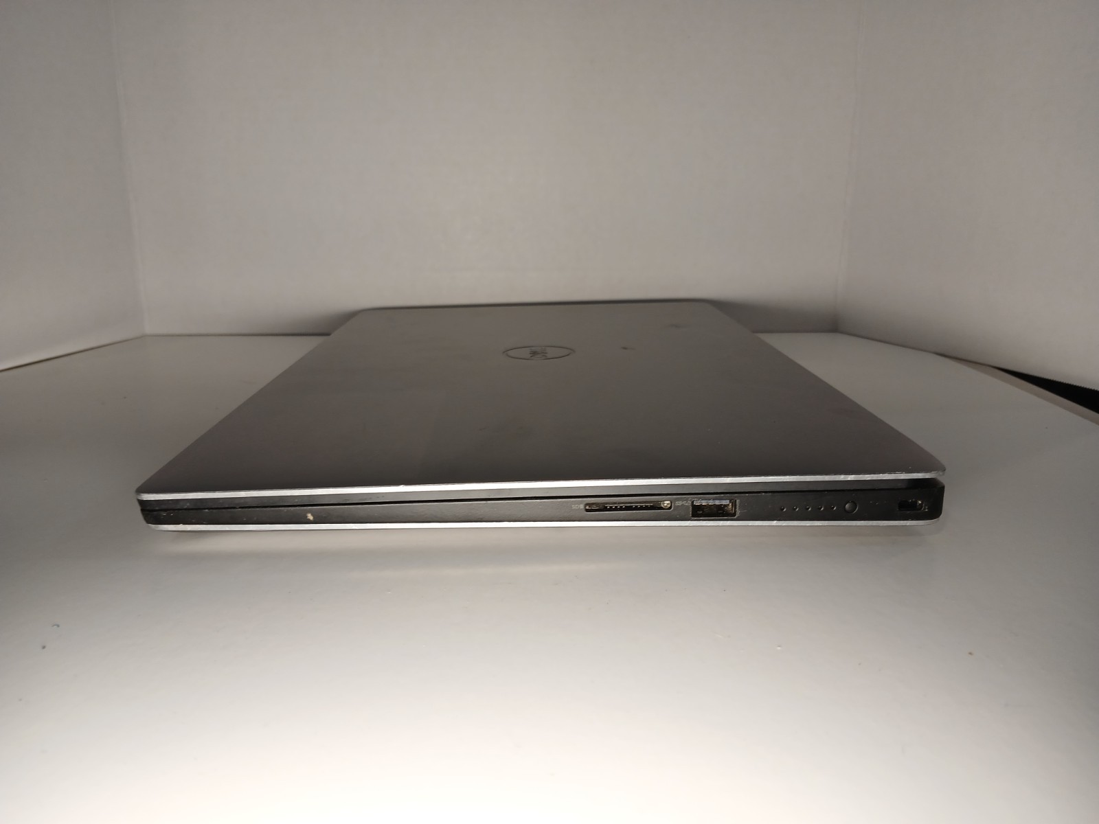 Dell Precision 5520 15.6″ Laptop i7-7820HQ 8GB RAM NO OS/SSD M1200 #97